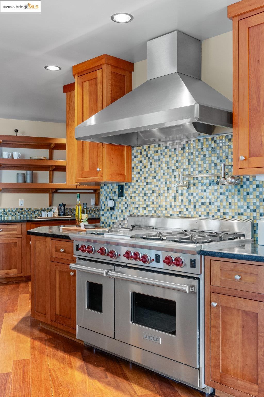 Detail Gallery Image 17 of 59 For 1991 Tunnel Rd, Berkeley,  CA 94705 - 4 Beds | 4 Baths