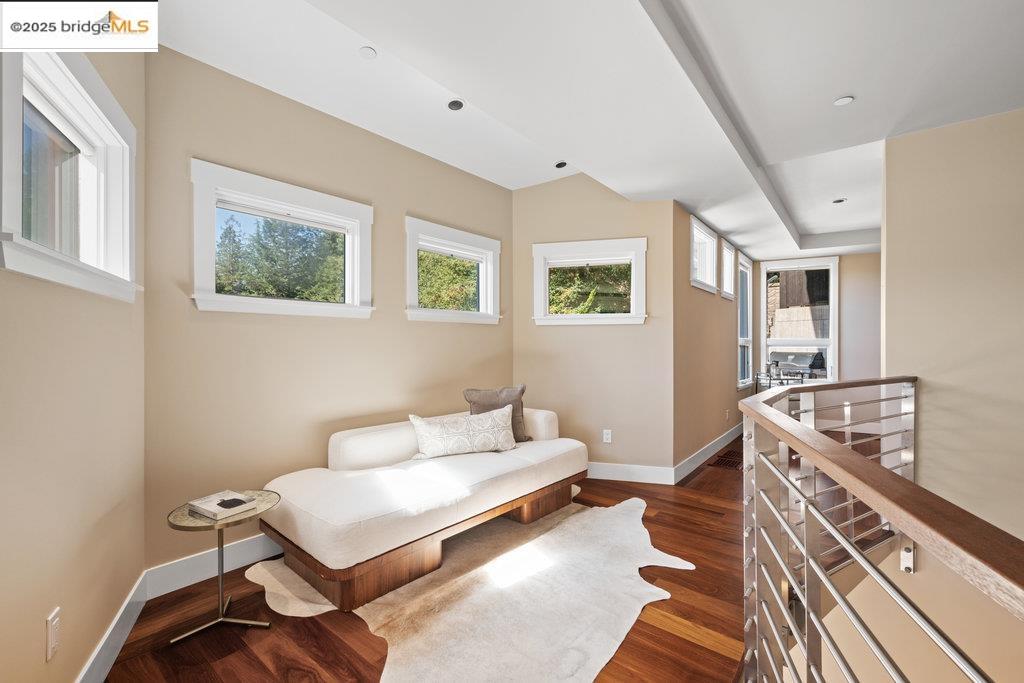 Detail Gallery Image 19 of 59 For 1991 Tunnel Rd, Berkeley,  CA 94705 - 4 Beds | 4 Baths