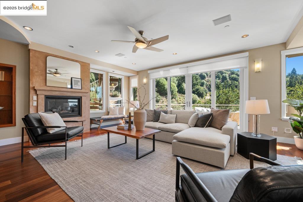 Detail Gallery Image 3 of 59 For 1991 Tunnel Rd, Berkeley,  CA 94705 - 4 Beds | 4 Baths