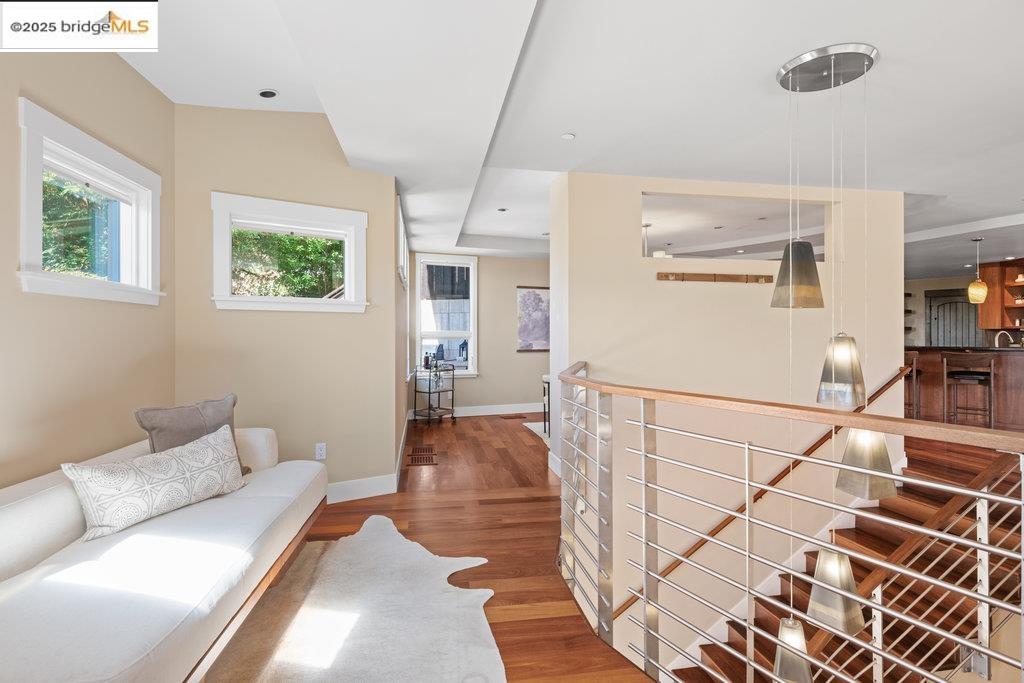 Detail Gallery Image 21 of 59 For 1991 Tunnel Rd, Berkeley,  CA 94705 - 4 Beds | 4 Baths