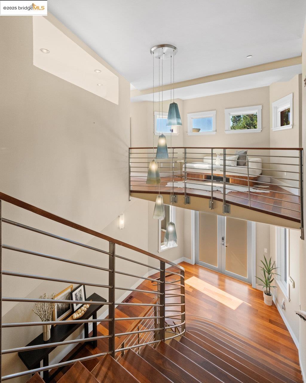 Detail Gallery Image 24 of 59 For 1991 Tunnel Rd, Berkeley,  CA 94705 - 4 Beds | 4 Baths