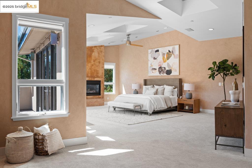 Detail Gallery Image 31 of 59 For 1991 Tunnel Rd, Berkeley,  CA 94705 - 4 Beds | 4 Baths