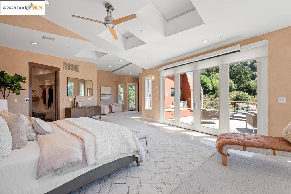 Detail Gallery Image 33 of 59 For 1991 Tunnel Rd, Berkeley,  CA 94705 - 4 Beds | 4 Baths