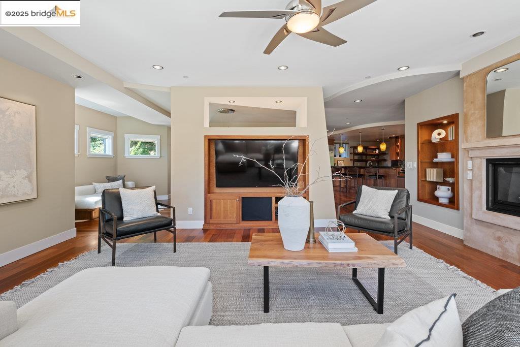 Detail Gallery Image 6 of 59 For 1991 Tunnel Rd, Berkeley,  CA 94705 - 4 Beds | 4 Baths