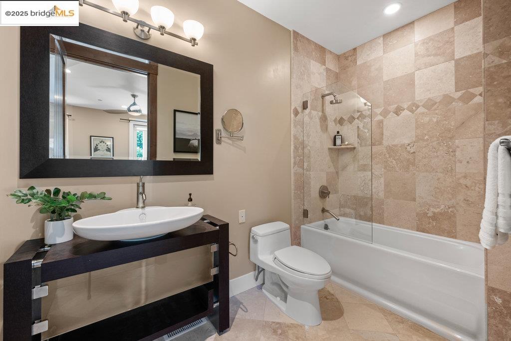 Detail Gallery Image 55 of 59 For 1991 Tunnel Rd, Berkeley,  CA 94705 - 4 Beds | 4 Baths