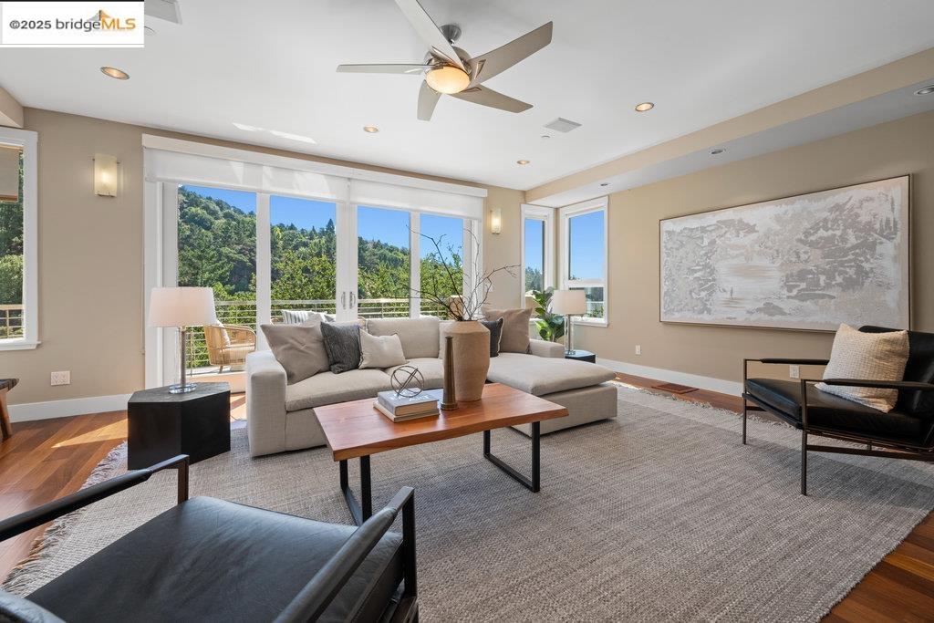 Detail Gallery Image 8 of 59 For 1991 Tunnel Rd, Berkeley,  CA 94705 - 4 Beds | 4 Baths