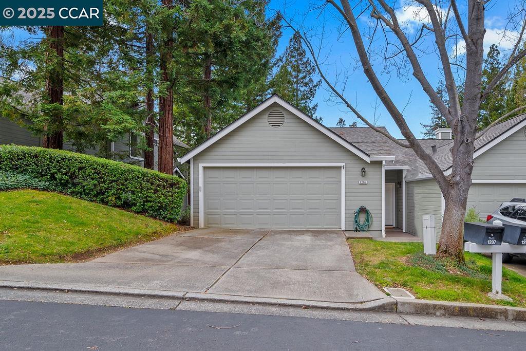 Detail Gallery Image 1 of 1 For 1207 Ridgeview Pl, Pleasant Hill,  CA 94523 - 3 Beds | 3 Baths