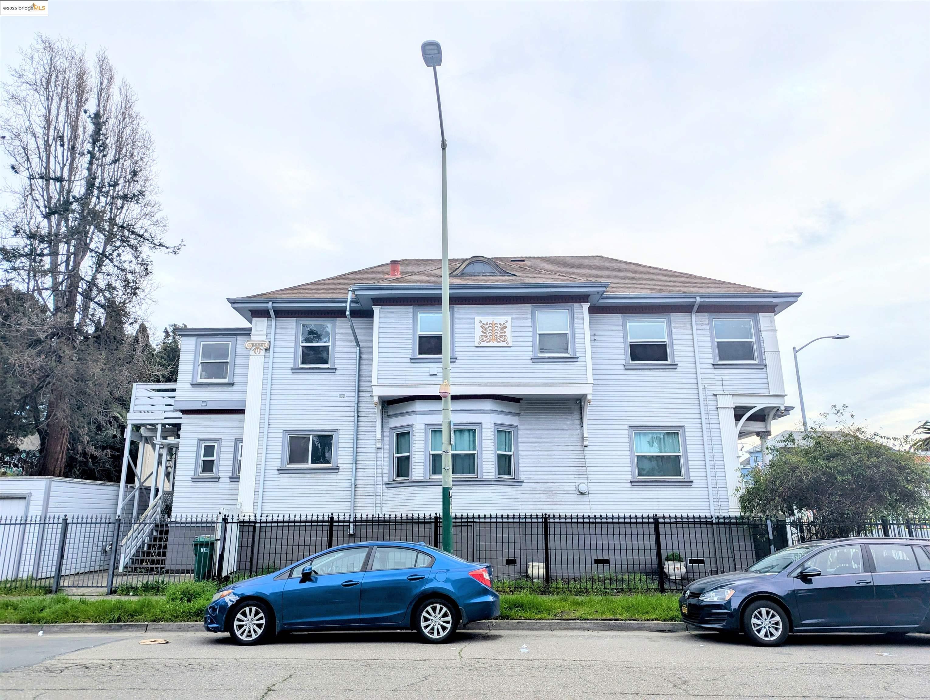 Detail Gallery Image 4 of 6 For 2840 Martin Luther King Jr Way, Oakland,  CA 94609 - – Beds | – Baths