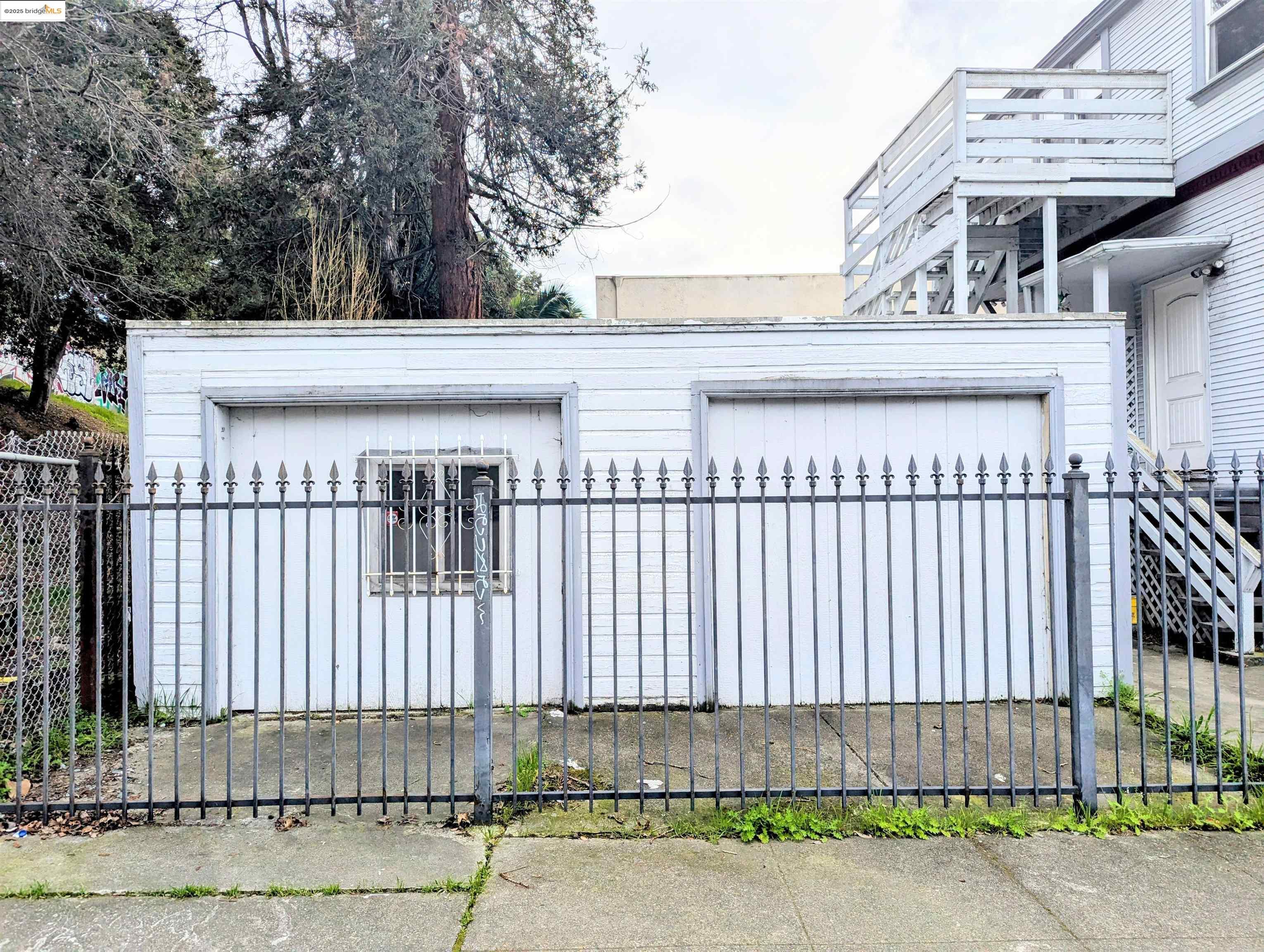 Detail Gallery Image 6 of 6 For 2840 Martin Luther King Jr Way, Oakland,  CA 94609 - – Beds | – Baths
