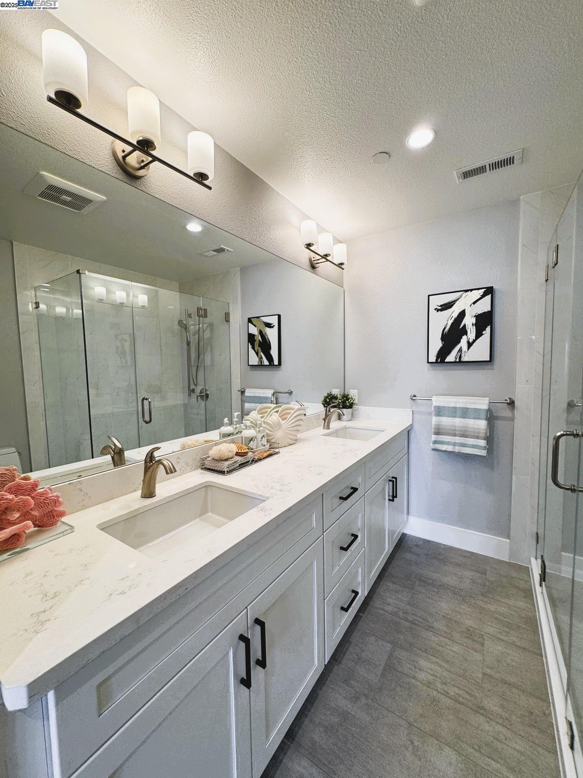 Detail Gallery Image 15 of 26 For 520 El Camino Real #201,  San Carlos,  CA 94070 - 2 Beds | 2 Baths