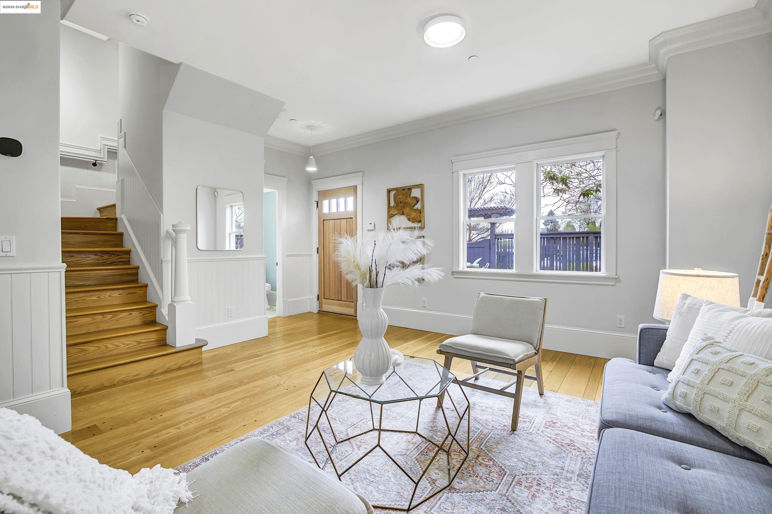 Detail Gallery Image 11 of 39 For 1911 9th St a,  Berkeley,  CA 94710 - 3 Beds | 2/1 Baths