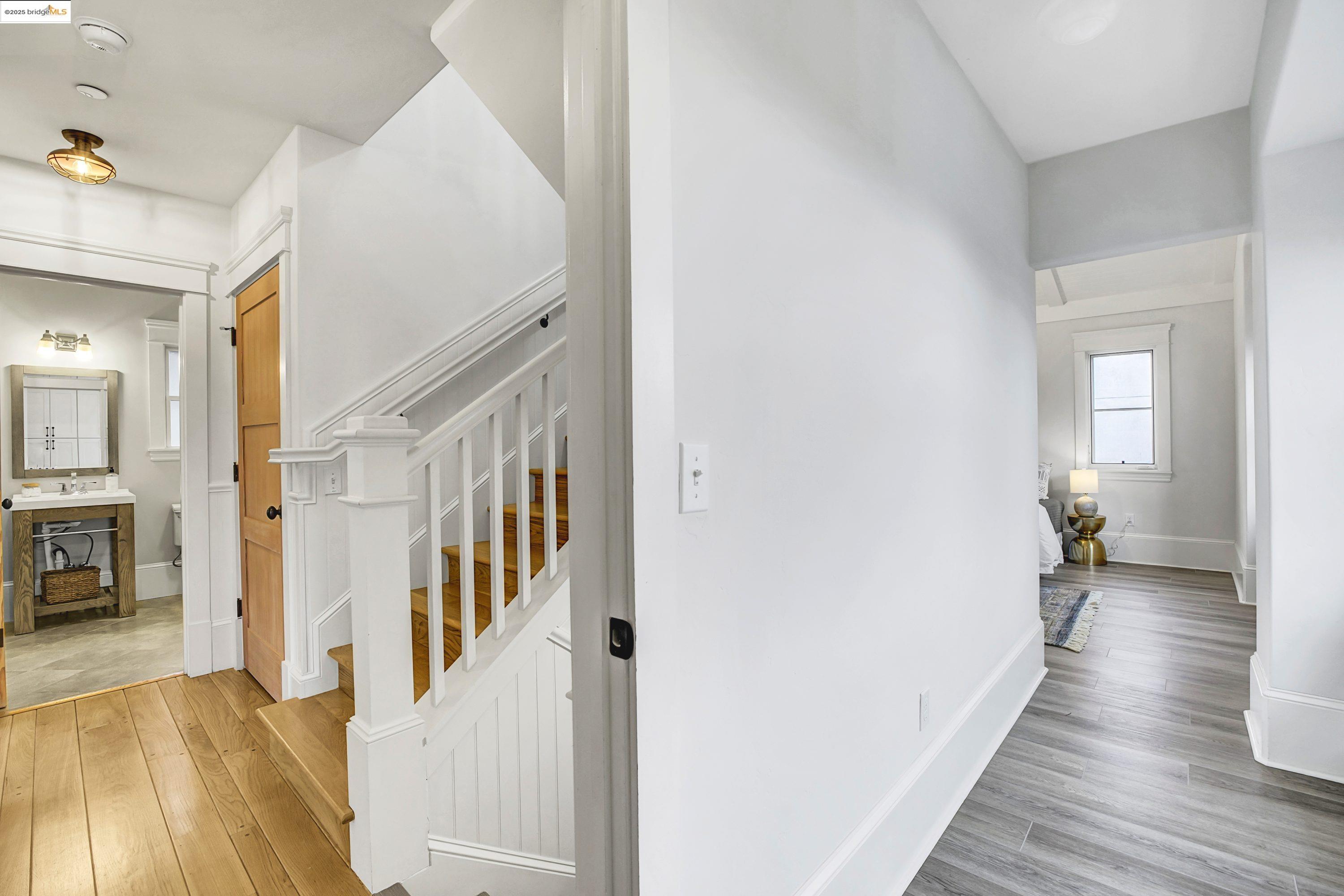 Detail Gallery Image 13 of 39 For 1911 9th St a,  Berkeley,  CA 94710 - 3 Beds | 2/1 Baths