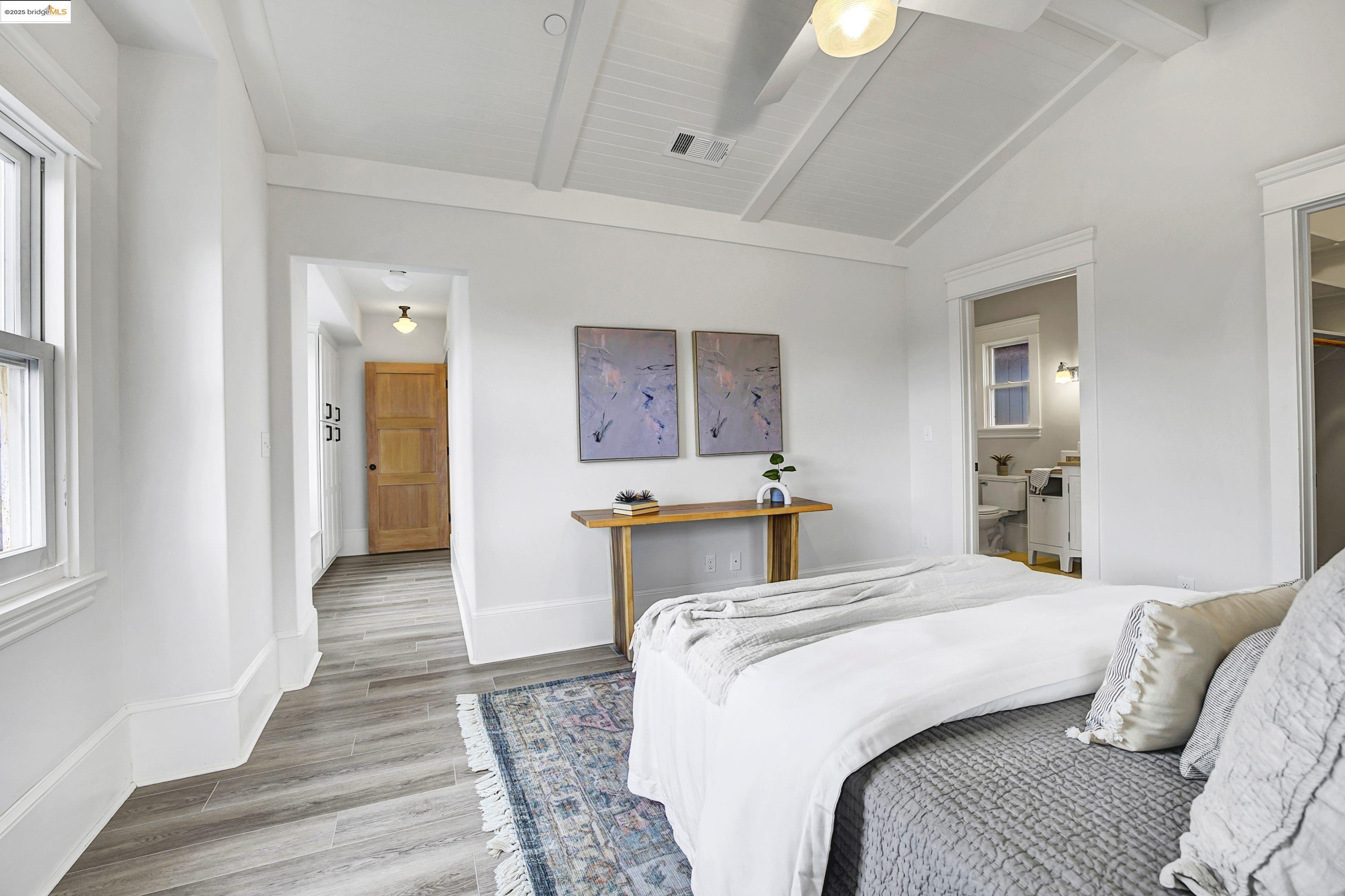 Detail Gallery Image 23 of 39 For 1911 9th St a,  Berkeley,  CA 94710 - 3 Beds | 2/1 Baths