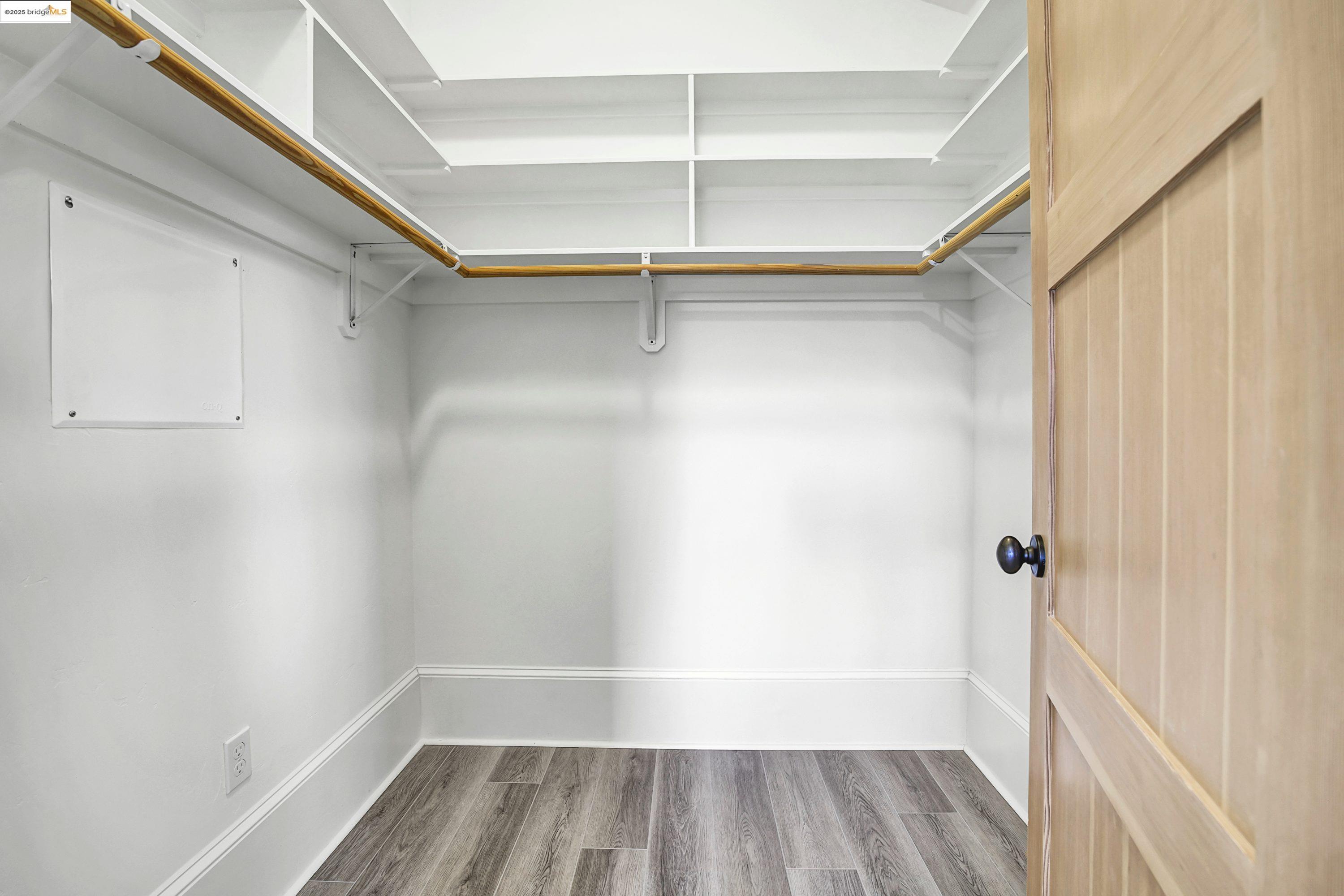 Detail Gallery Image 24 of 39 For 1911 9th St a,  Berkeley,  CA 94710 - 3 Beds | 2/1 Baths