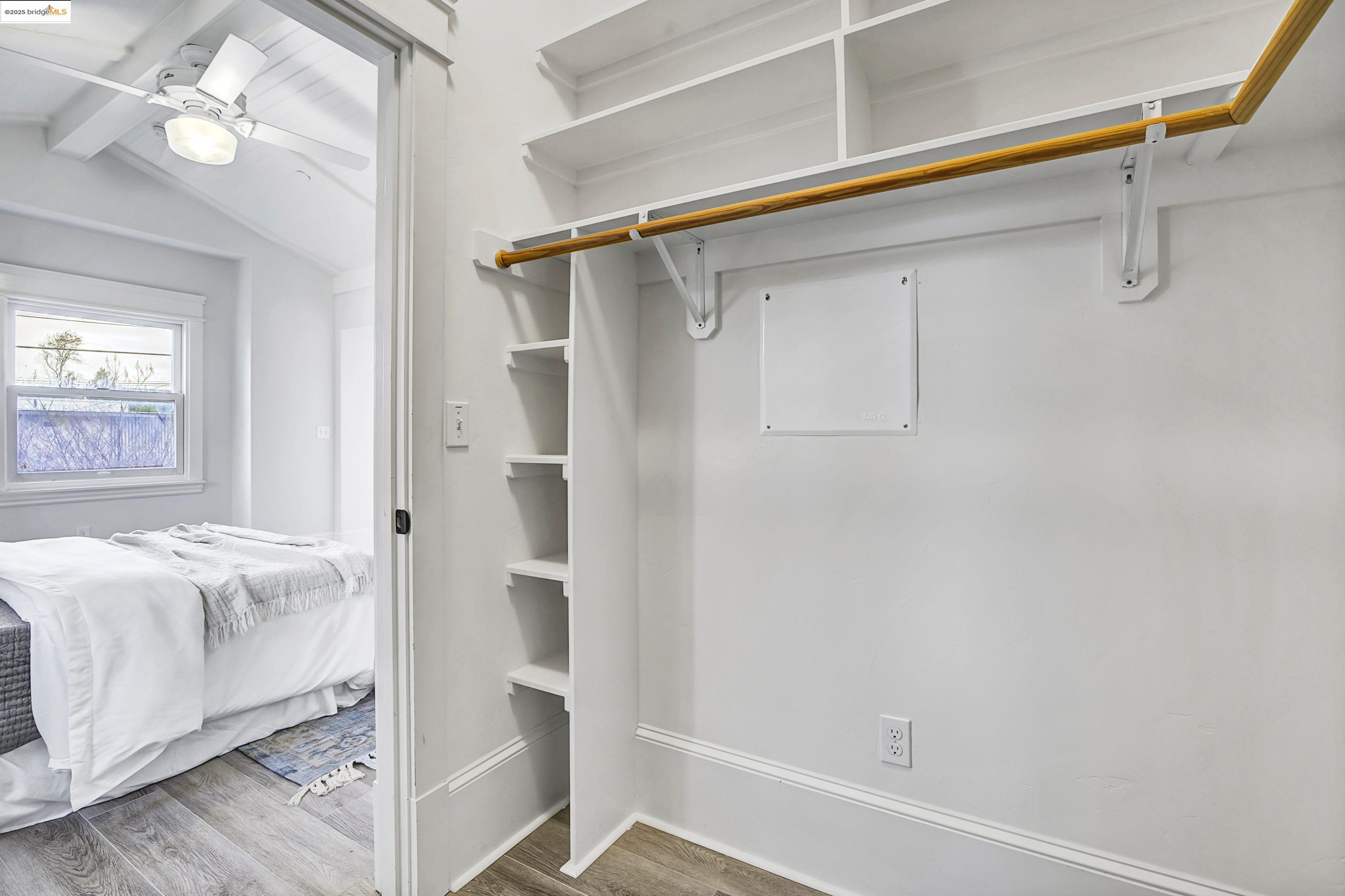 Detail Gallery Image 25 of 39 For 1911 9th St a,  Berkeley,  CA 94710 - 3 Beds | 2/1 Baths