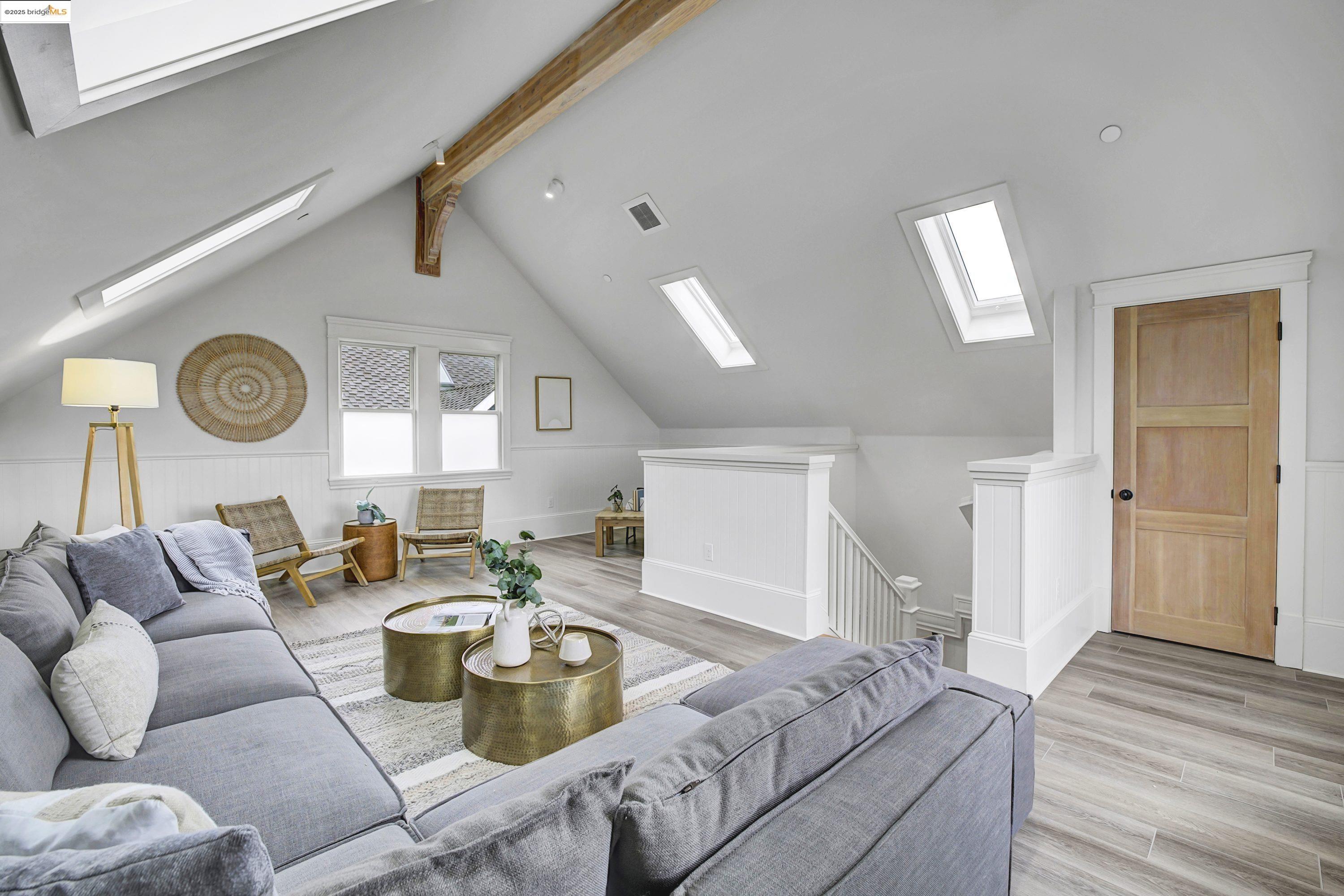 Detail Gallery Image 28 of 39 For 1911 9th St a,  Berkeley,  CA 94710 - 3 Beds | 2/1 Baths