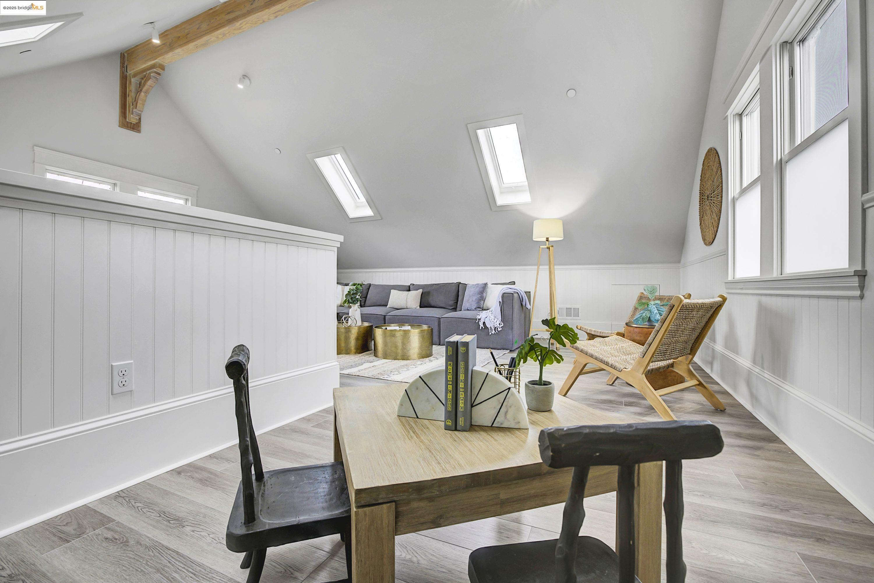 Detail Gallery Image 30 of 39 For 1911 9th St a,  Berkeley,  CA 94710 - 3 Beds | 2/1 Baths