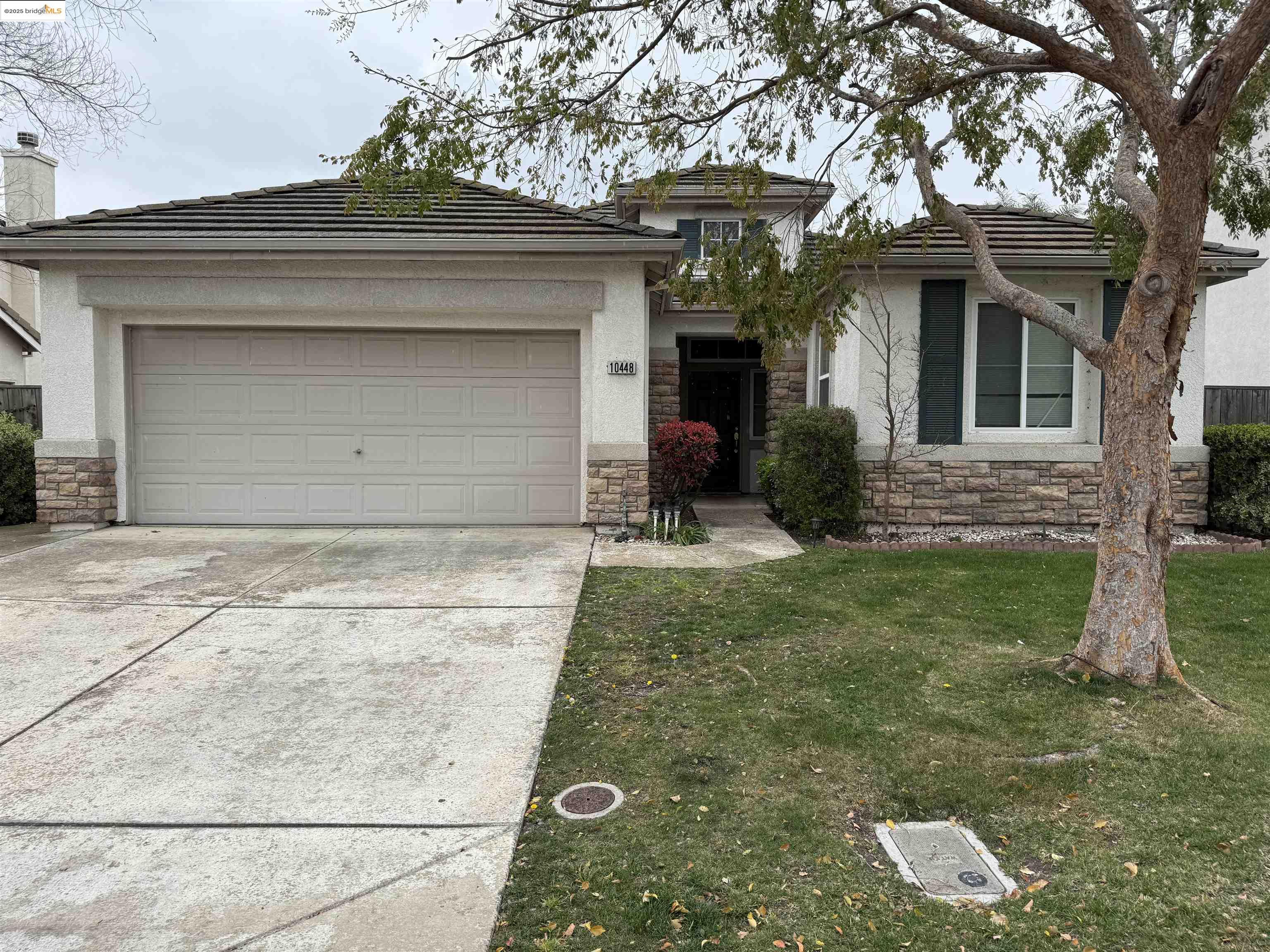 Detail Gallery Image 1 of 33 For 10448 Almanor Circle, Stockton,  CA 95219-9999 - 3 Beds | 2 Baths