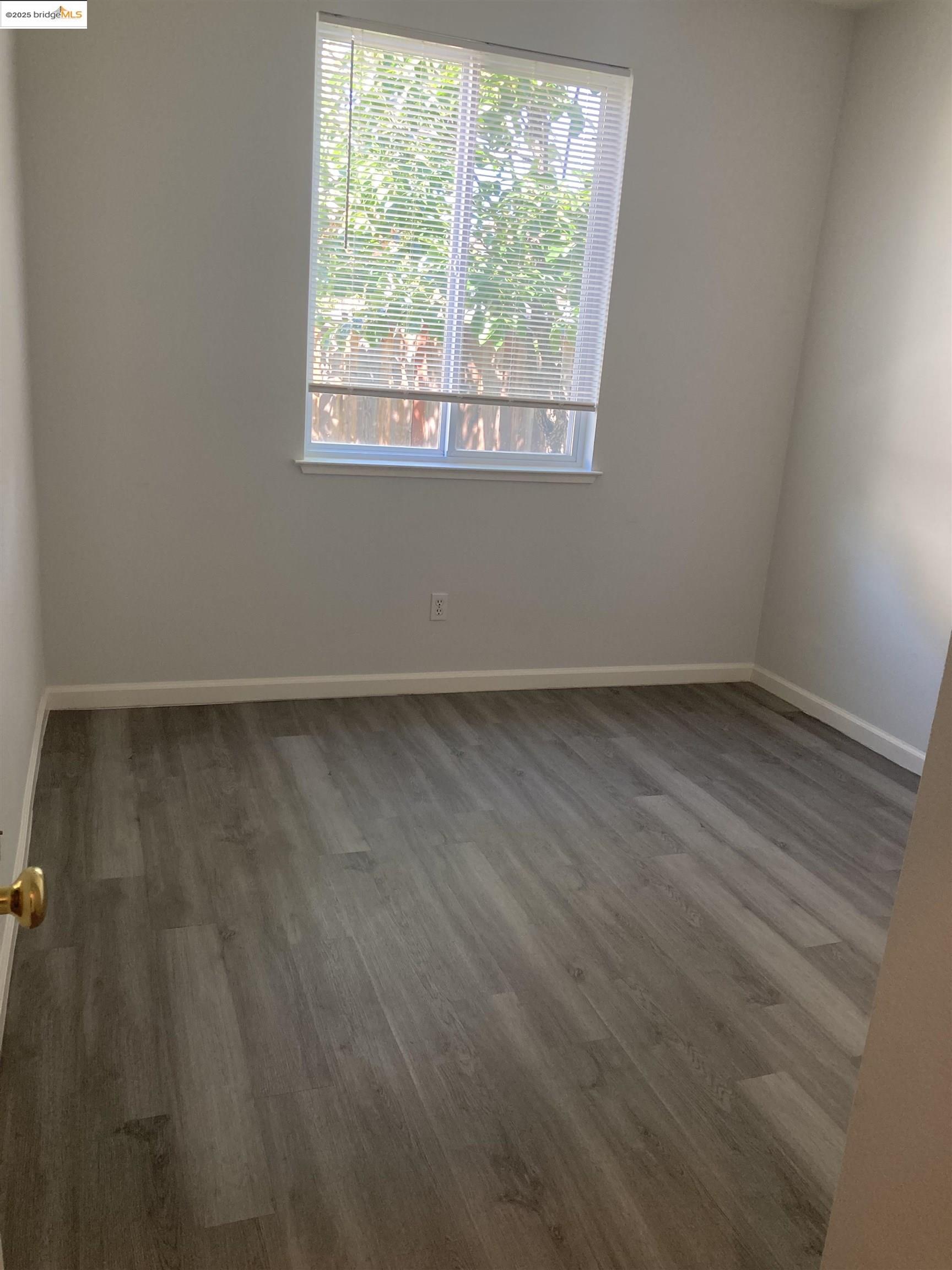 Detail Gallery Image 15 of 33 For 10448 Almanor Circle, Stockton,  CA 95219-9999 - 3 Beds | 2 Baths