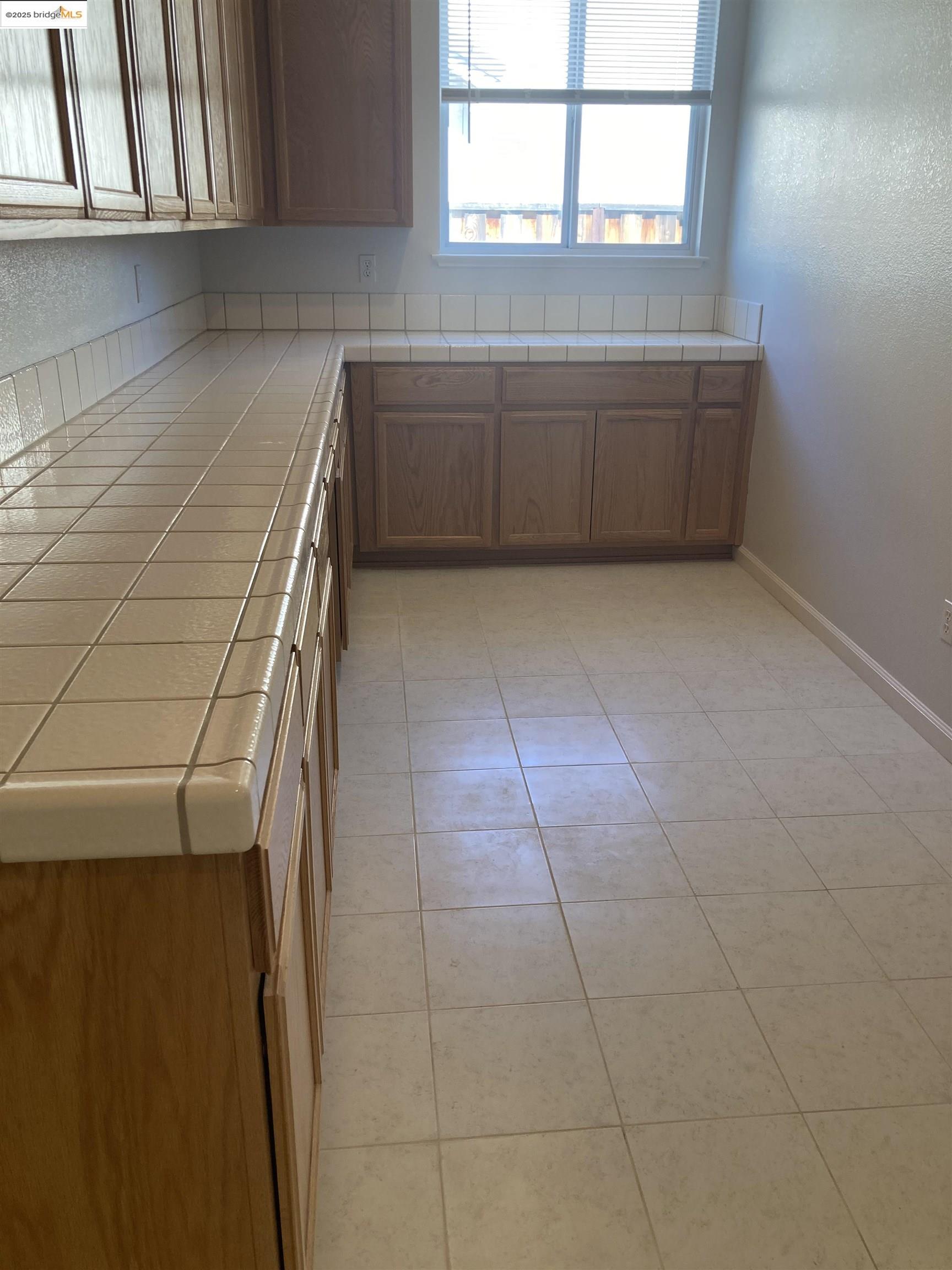 Detail Gallery Image 19 of 33 For 10448 Almanor Circle, Stockton,  CA 95219-9999 - 3 Beds | 2 Baths