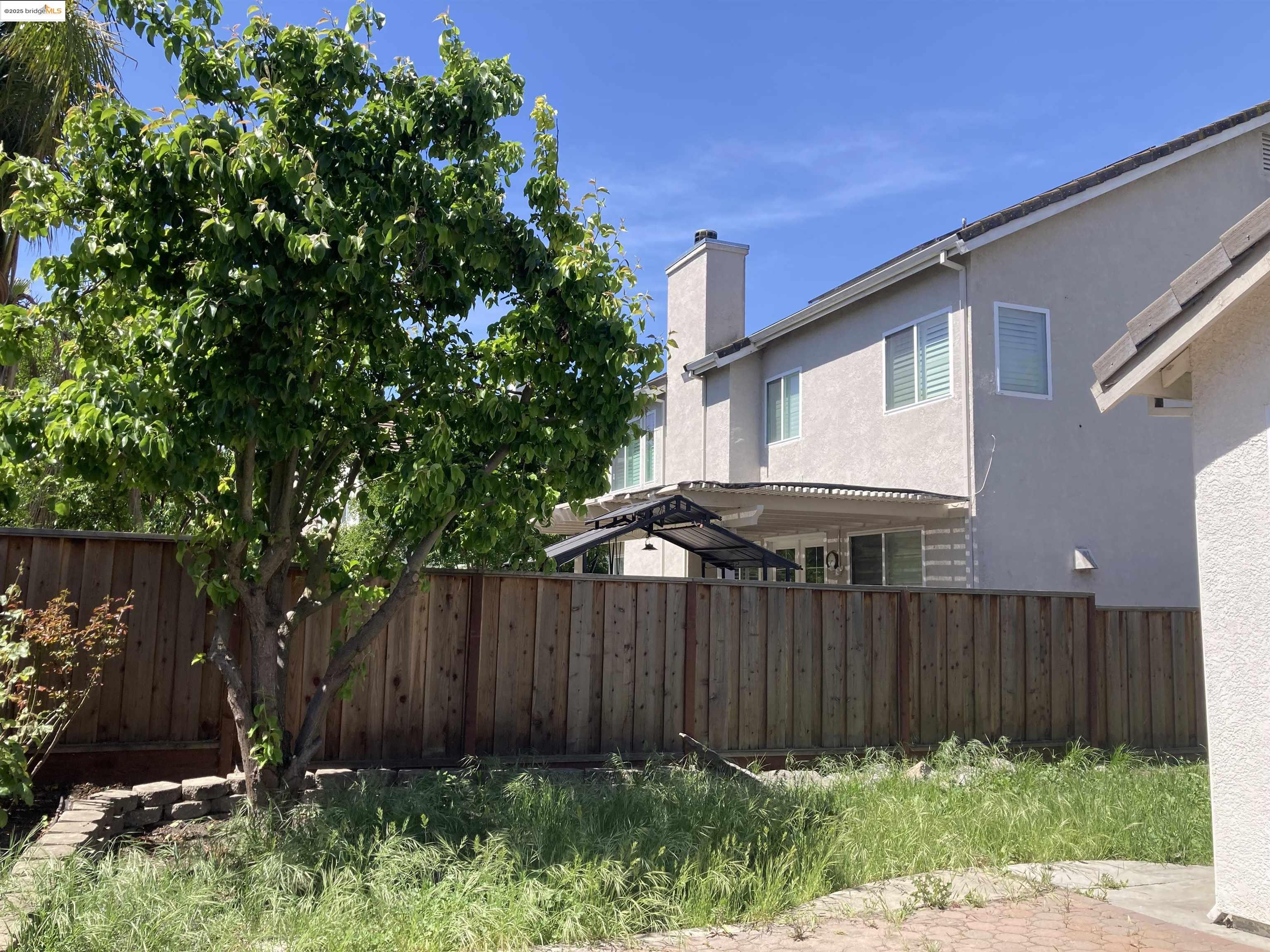 Detail Gallery Image 21 of 33 For 10448 Almanor Circle, Stockton,  CA 95219-9999 - 3 Beds | 2 Baths