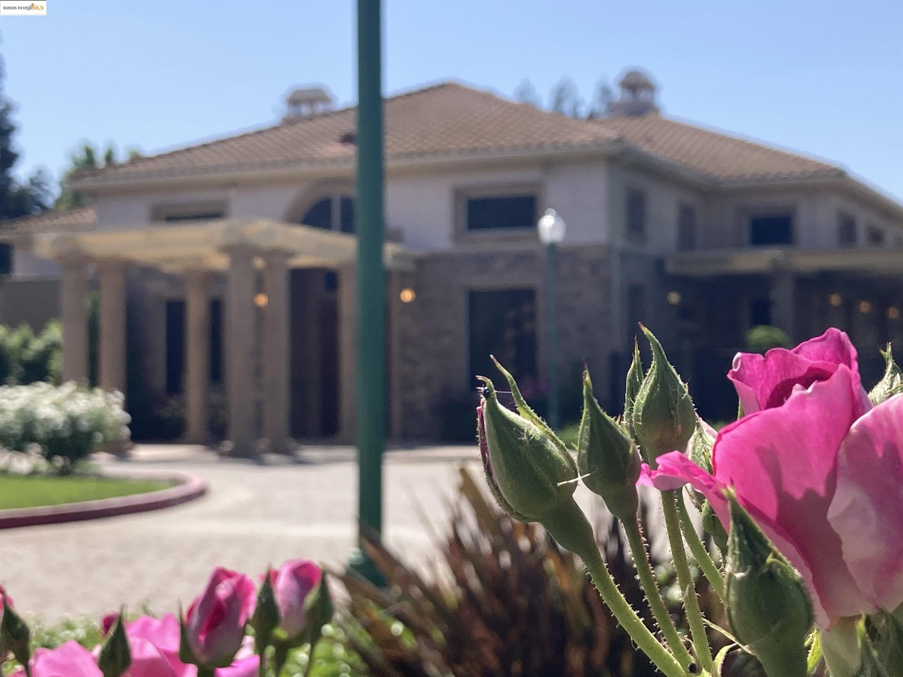 Detail Gallery Image 24 of 33 For 10448 Almanor Circle, Stockton,  CA 95219-9999 - 3 Beds | 2 Baths
