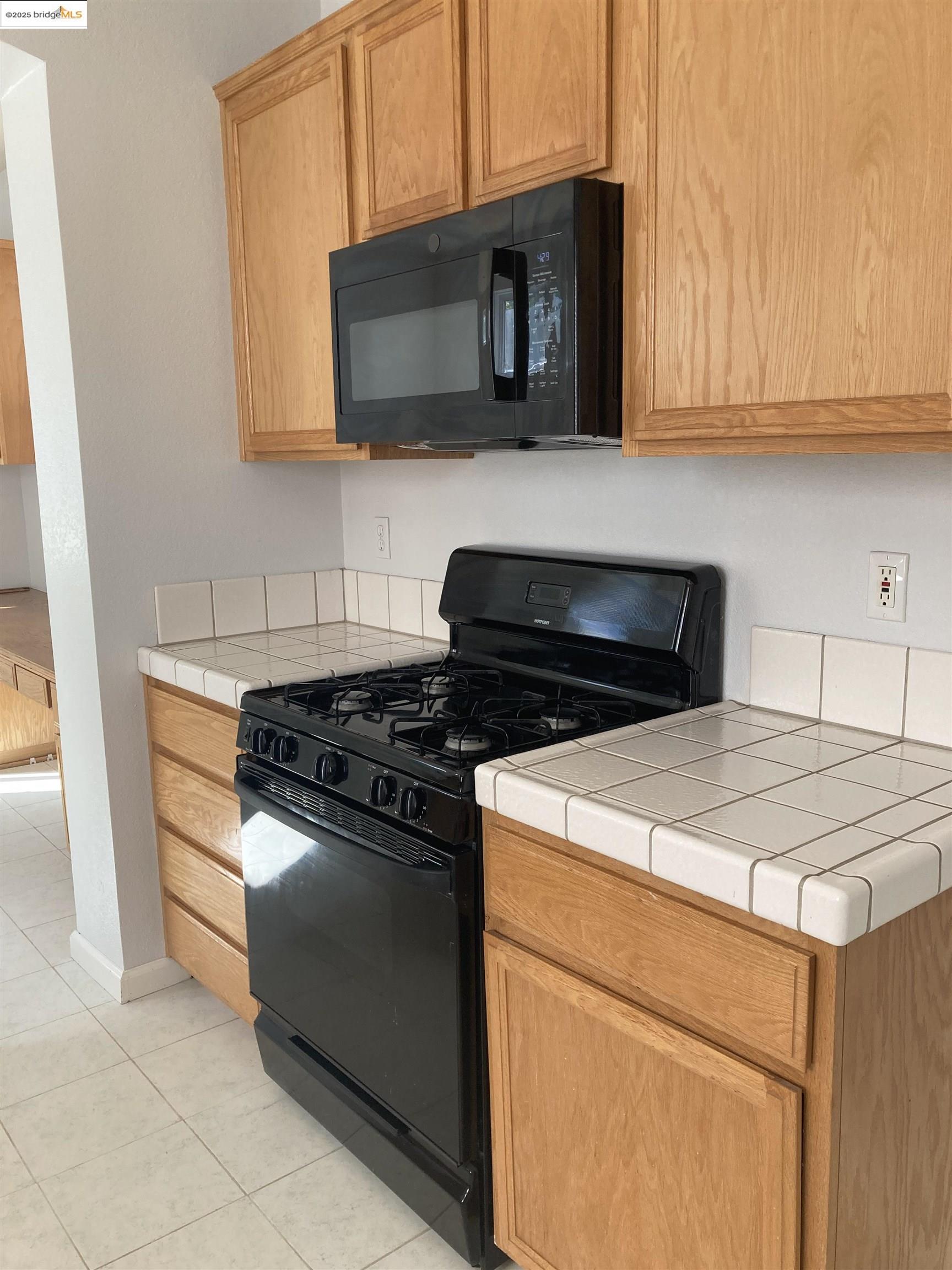 Detail Gallery Image 31 of 33 For 10448 Almanor Circle, Stockton,  CA 95219-9999 - 3 Beds | 2 Baths