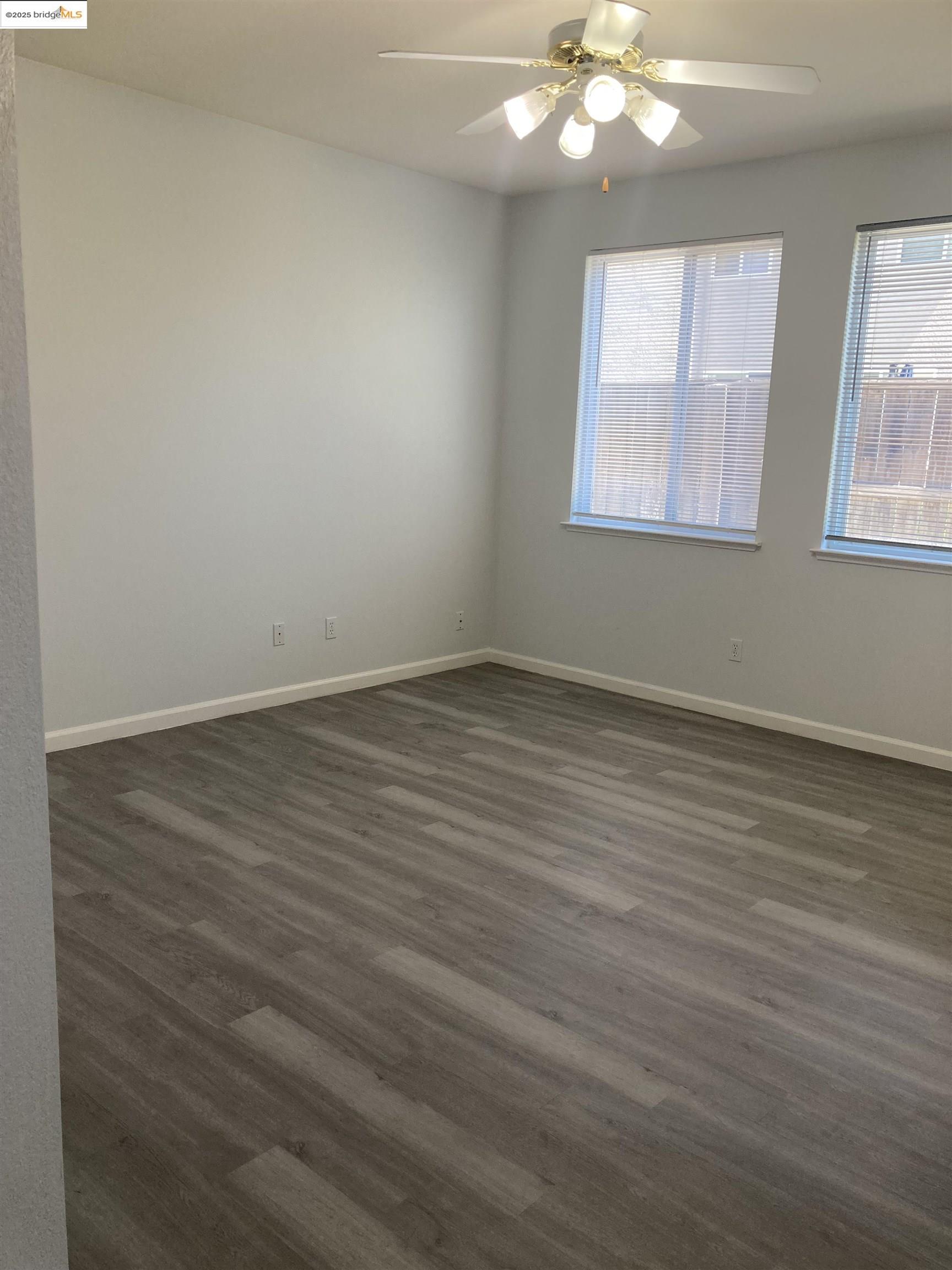 Detail Gallery Image 8 of 33 For 10448 Almanor Circle, Stockton,  CA 95219-9999 - 3 Beds | 2 Baths