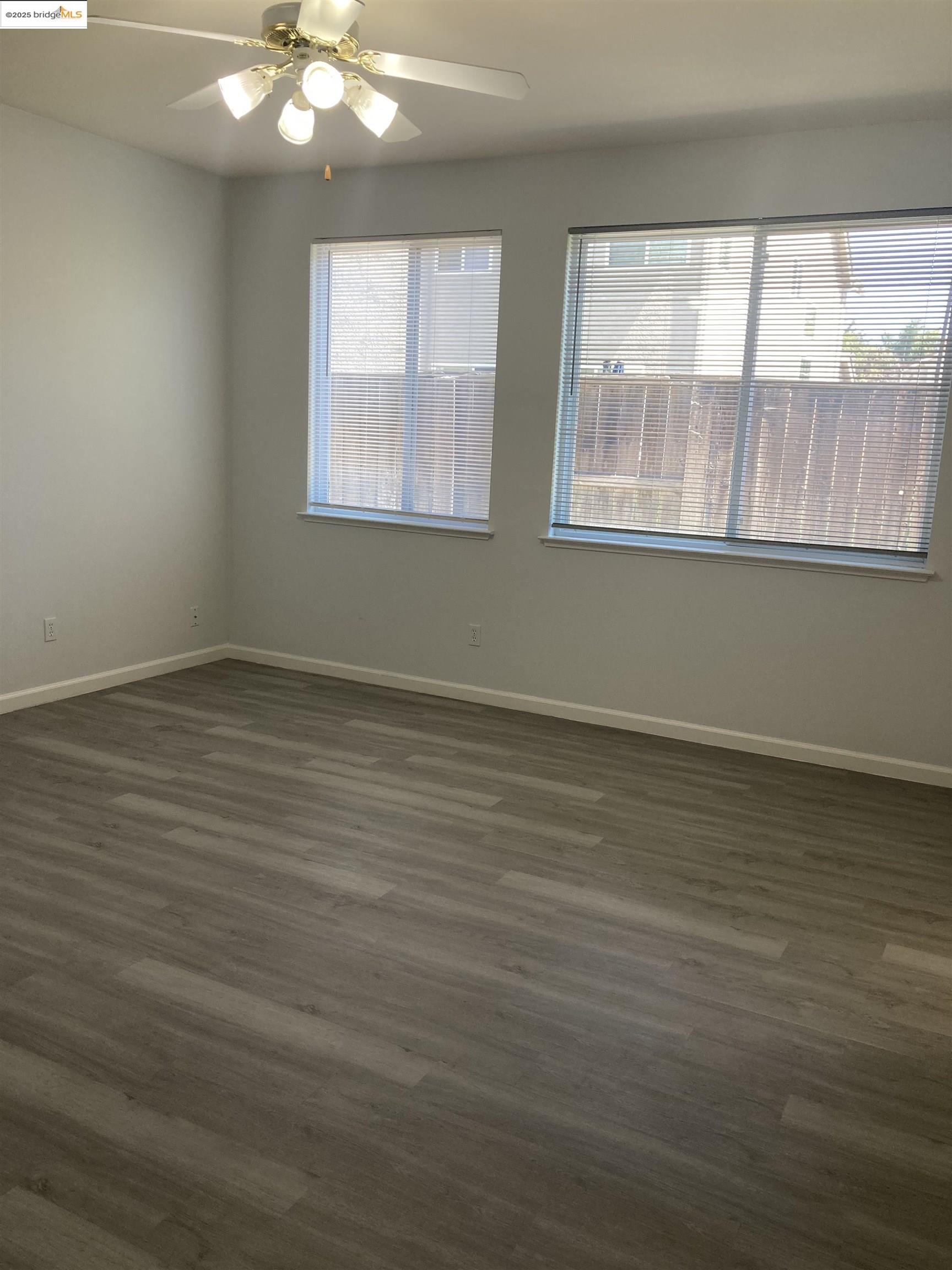 Detail Gallery Image 9 of 33 For 10448 Almanor Circle, Stockton,  CA 95219-9999 - 3 Beds | 2 Baths