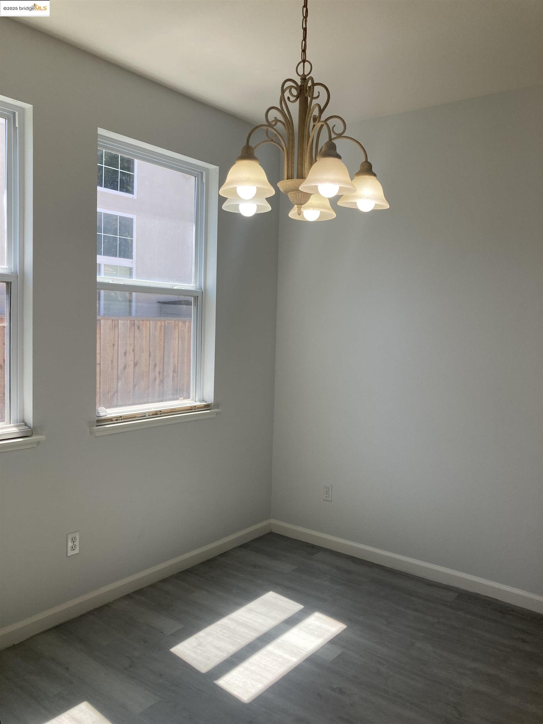 Detail Gallery Image 10 of 33 For 10448 Almanor Circle, Stockton,  CA 95219-9999 - 3 Beds | 2 Baths