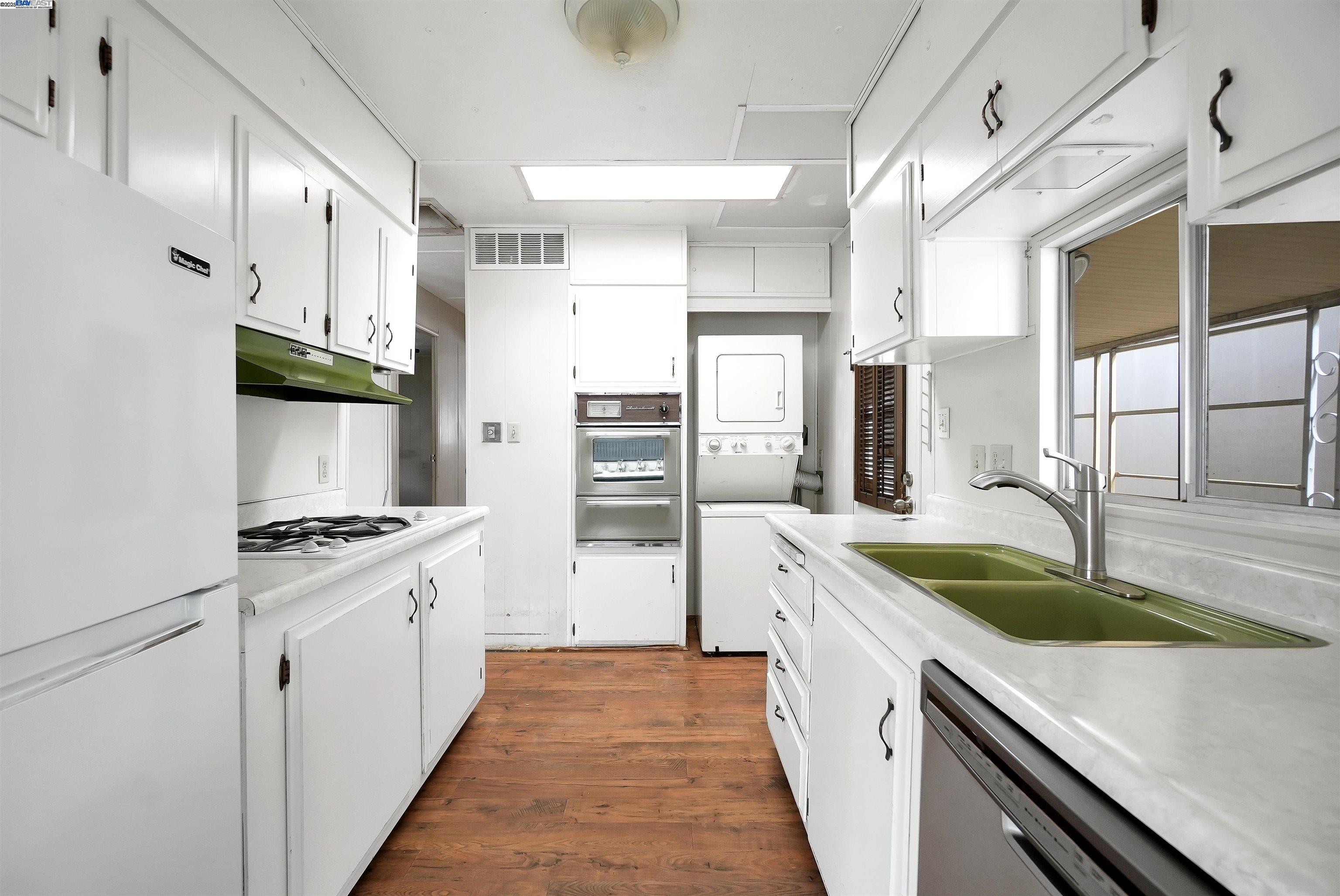 Detail Gallery Image 6 of 27 For 1200 W Winton Ave #89,  Hayward,  CA 94545 - 2 Beds | 1 Baths