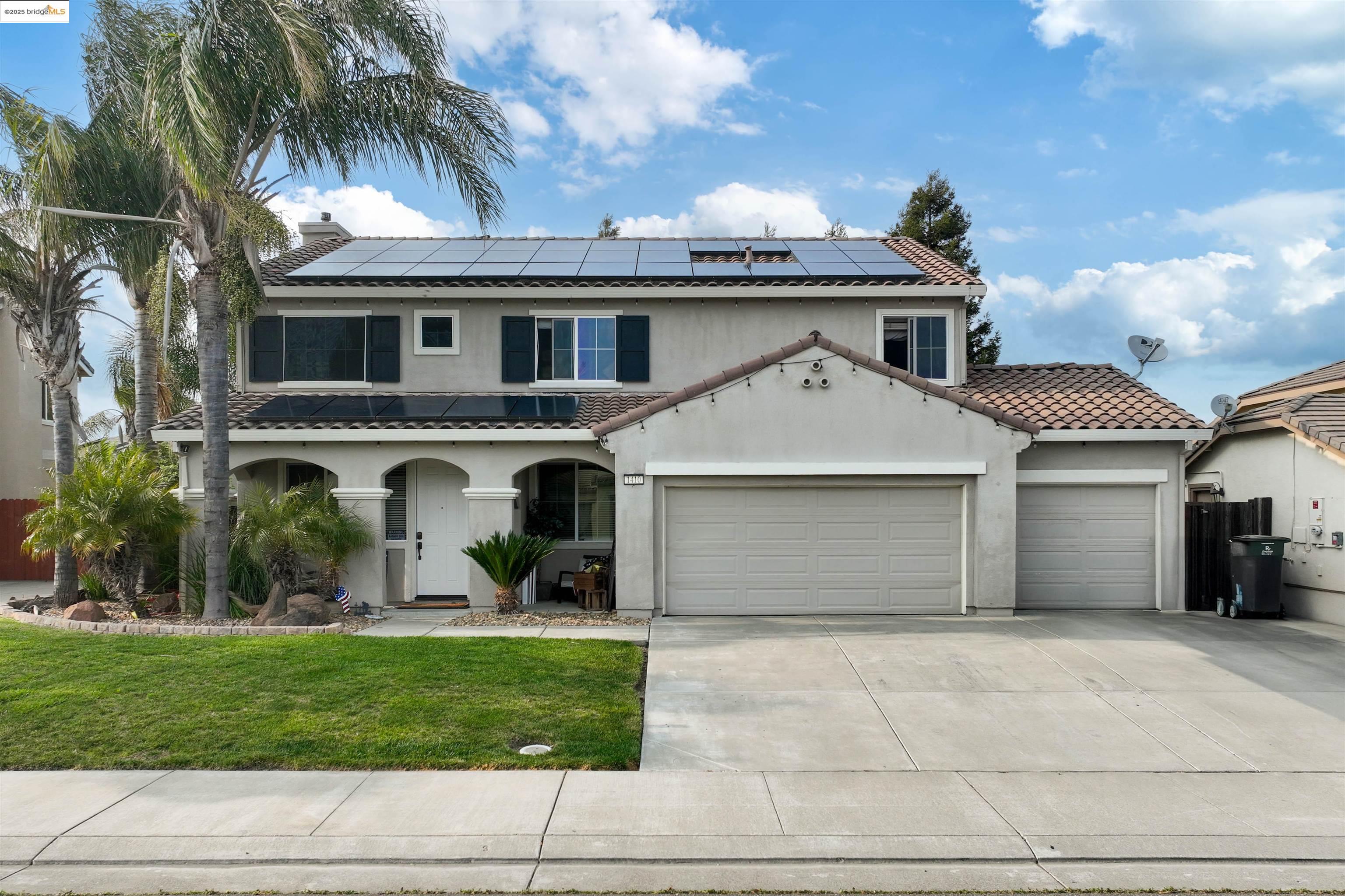Detail Gallery Image 1 of 1 For 1410 Valley Glen Dr, Dixon,  CA 95620 - 4 Beds | 2/1 Baths