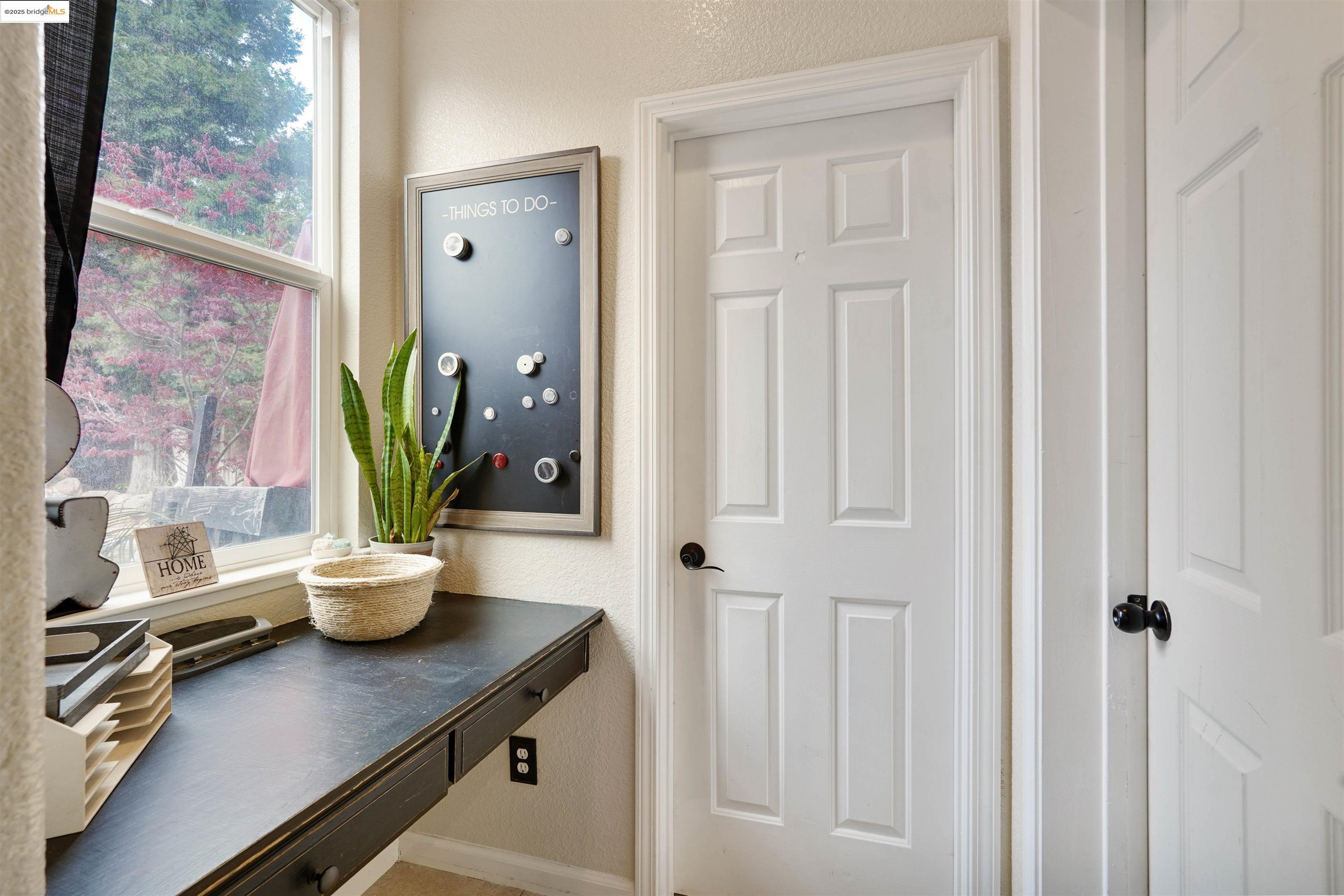 Detail Gallery Image 16 of 47 For 1410 Valley Glen Dr, Dixon,  CA 95620 - 4 Beds | 2/1 Baths