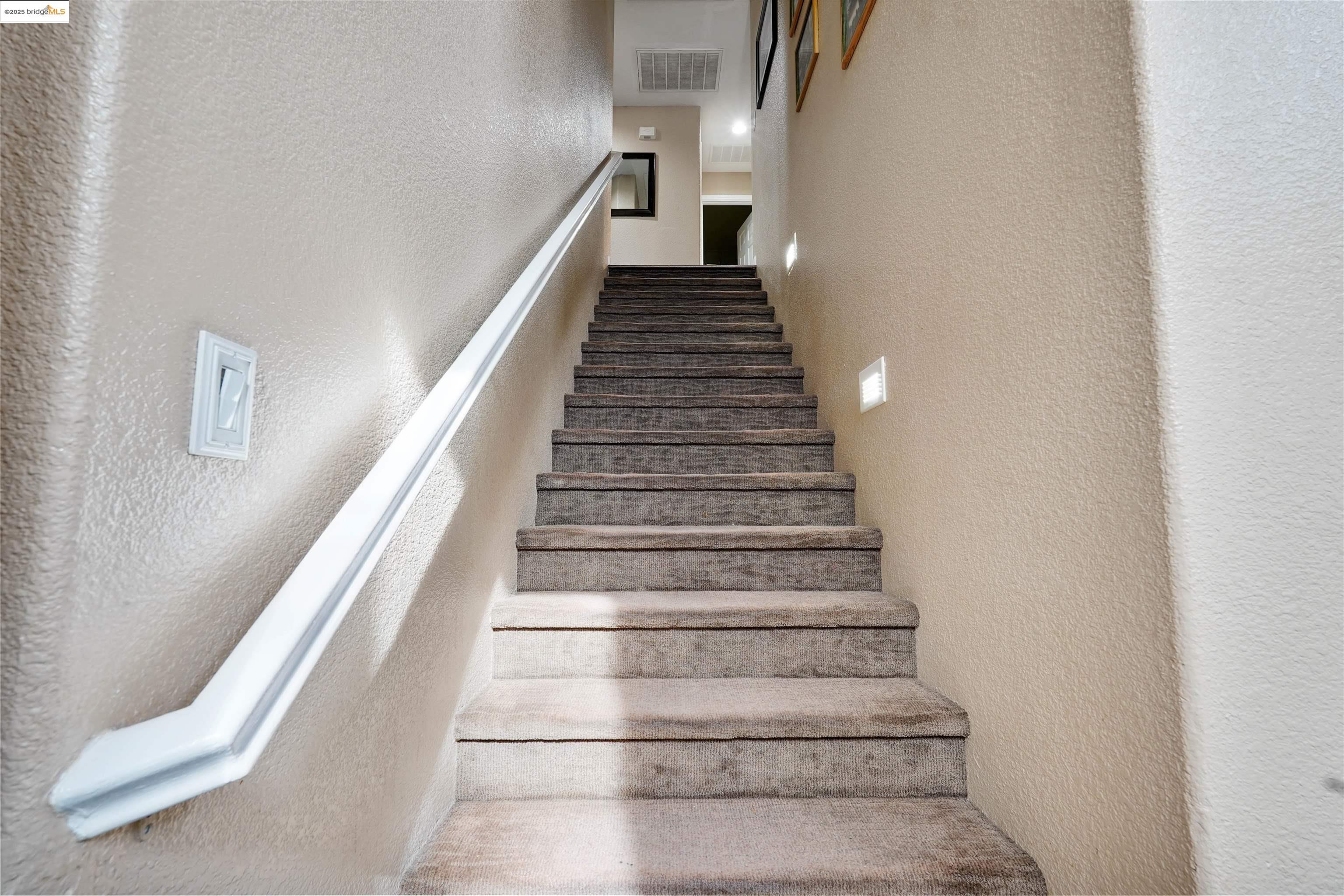 Detail Gallery Image 23 of 47 For 1410 Valley Glen Dr, Dixon,  CA 95620 - 4 Beds | 2/1 Baths