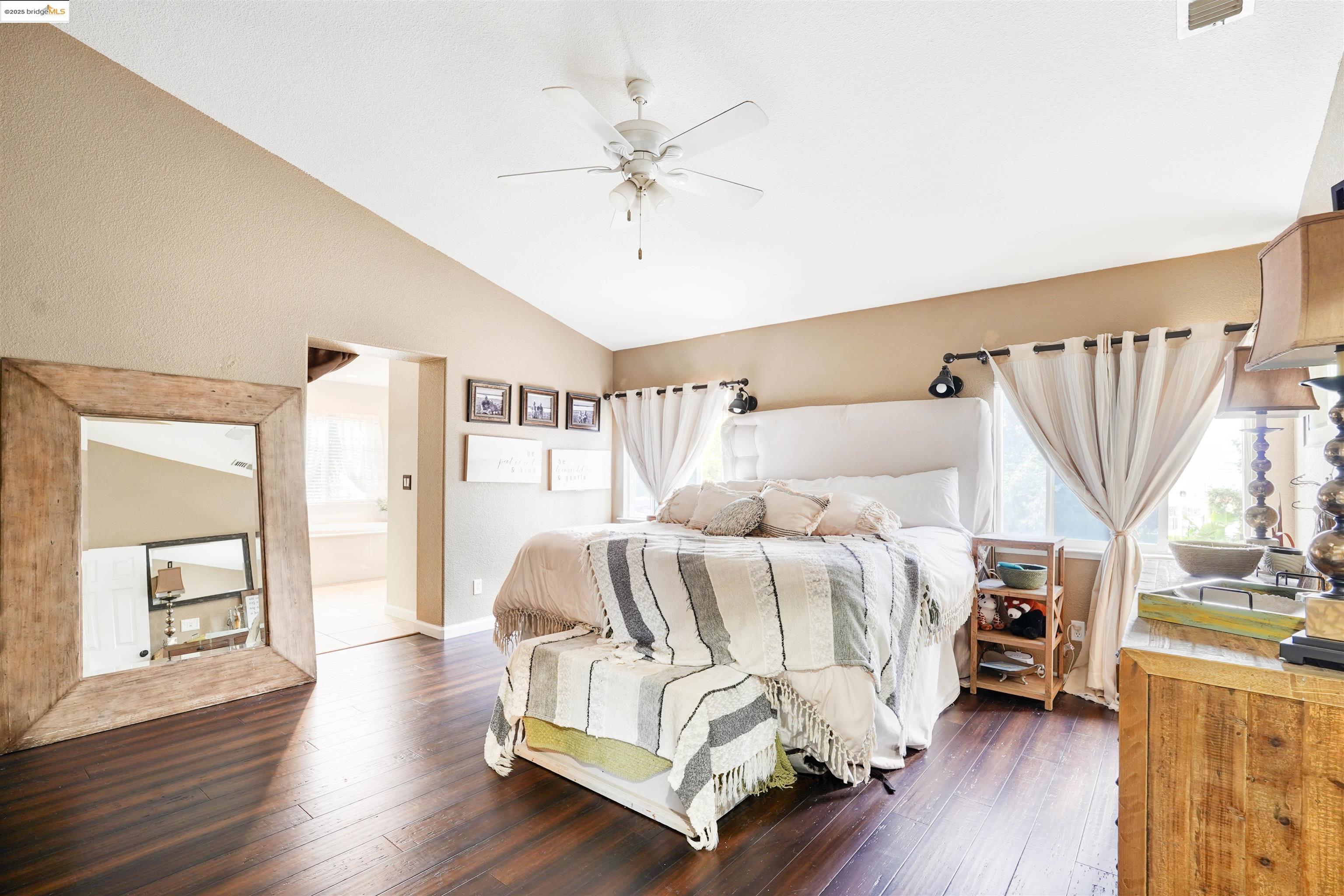 Detail Gallery Image 24 of 47 For 1410 Valley Glen Dr, Dixon,  CA 95620 - 4 Beds | 2/1 Baths