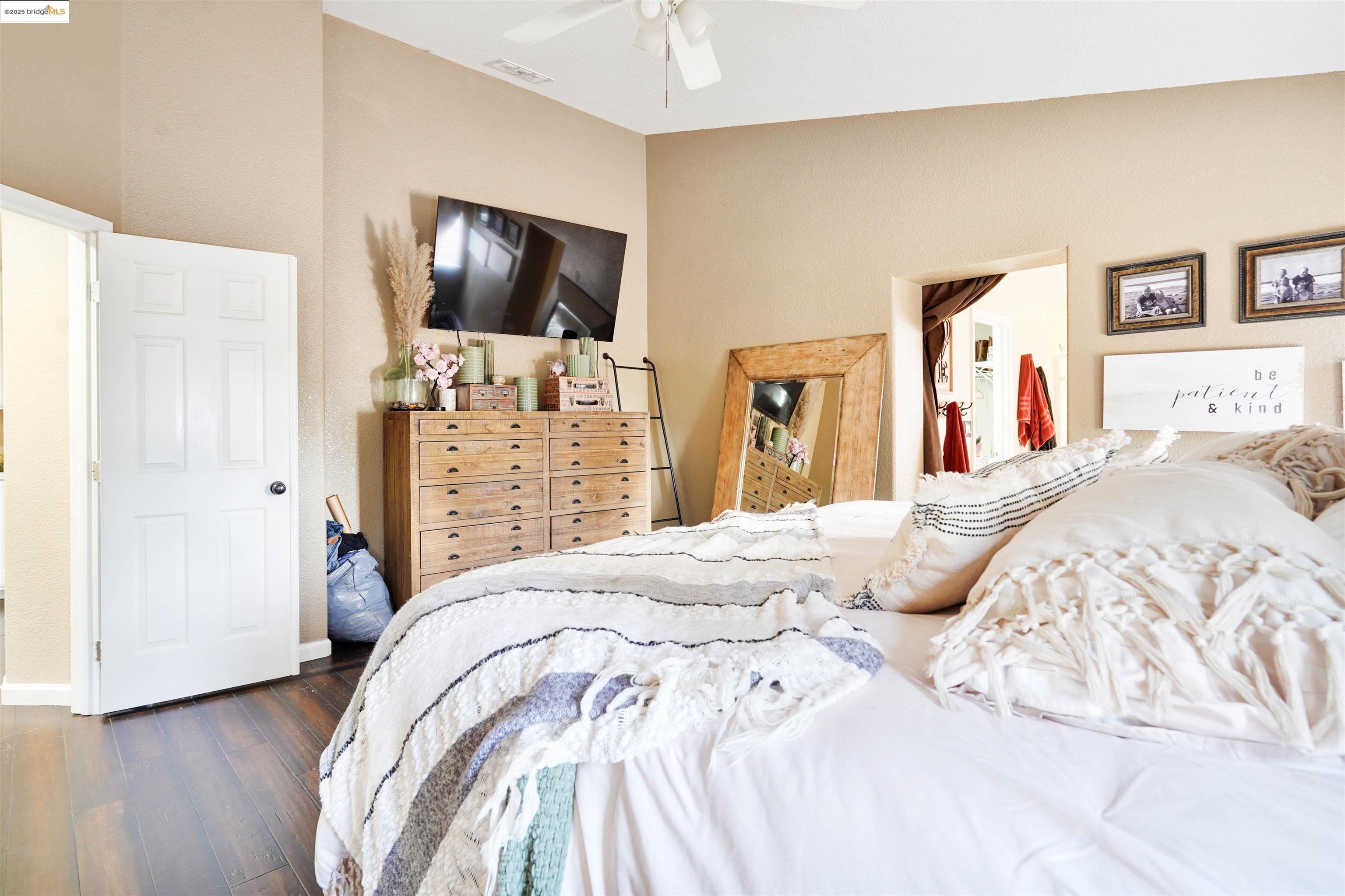 Detail Gallery Image 25 of 47 For 1410 Valley Glen Dr, Dixon,  CA 95620 - 4 Beds | 2/1 Baths