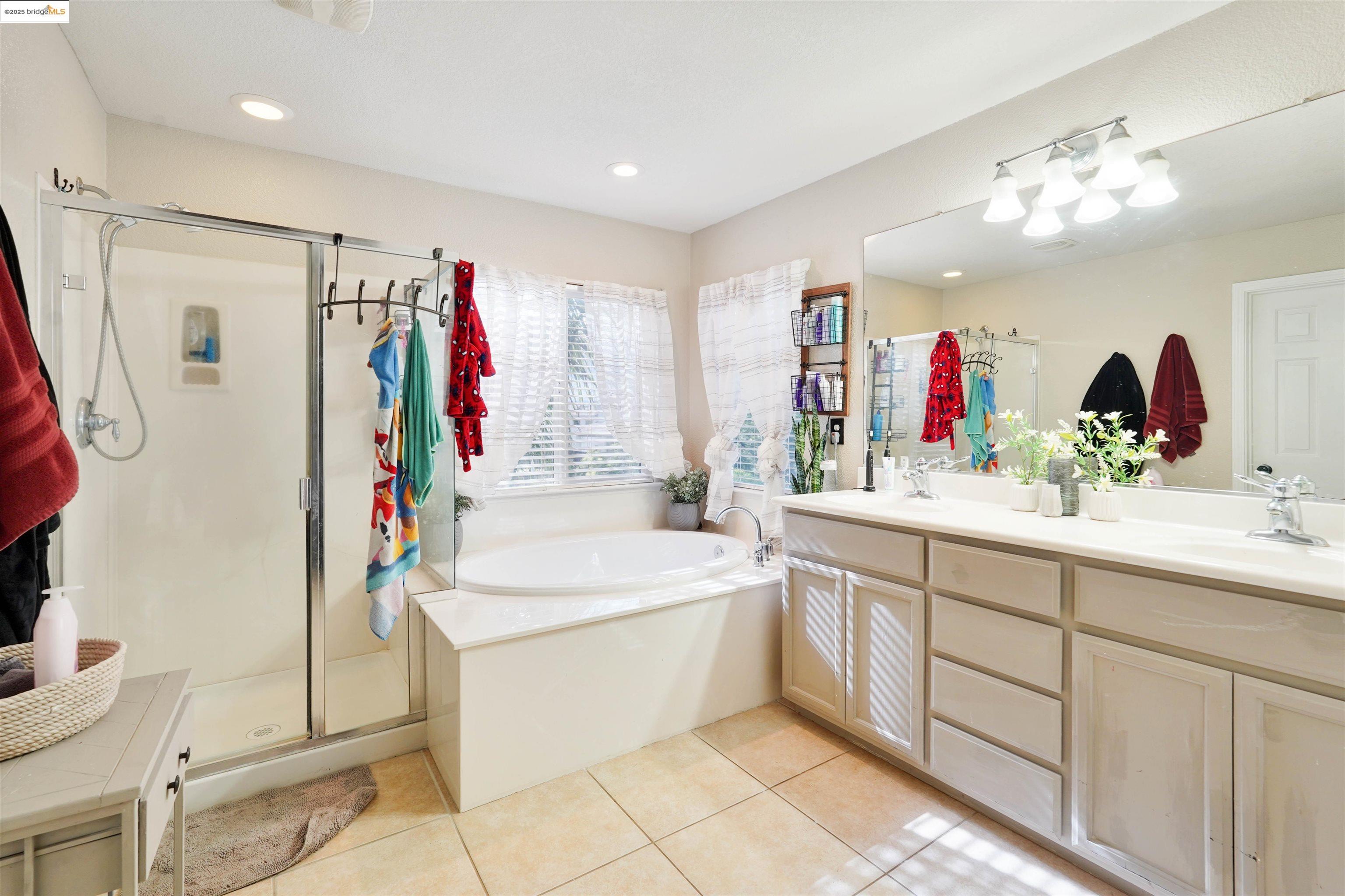 Detail Gallery Image 27 of 47 For 1410 Valley Glen Dr, Dixon,  CA 95620 - 4 Beds | 2/1 Baths