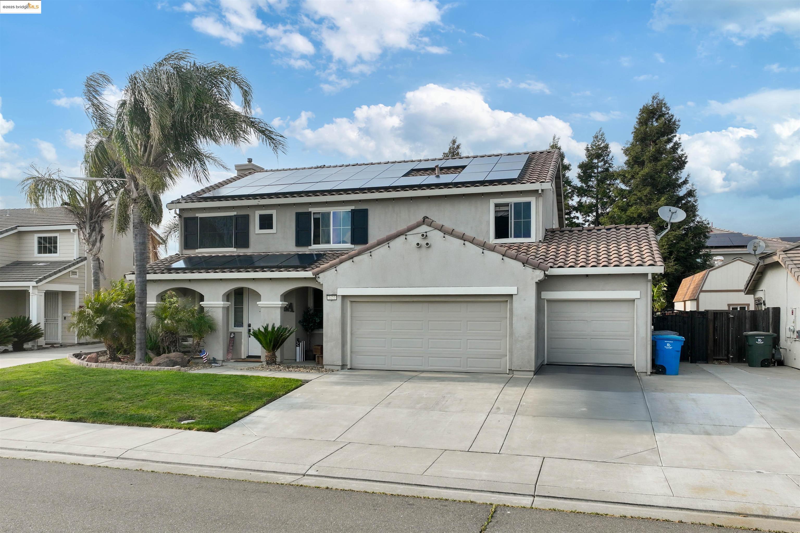 Detail Gallery Image 4 of 47 For 1410 Valley Glen Dr, Dixon,  CA 95620 - 4 Beds | 2/1 Baths