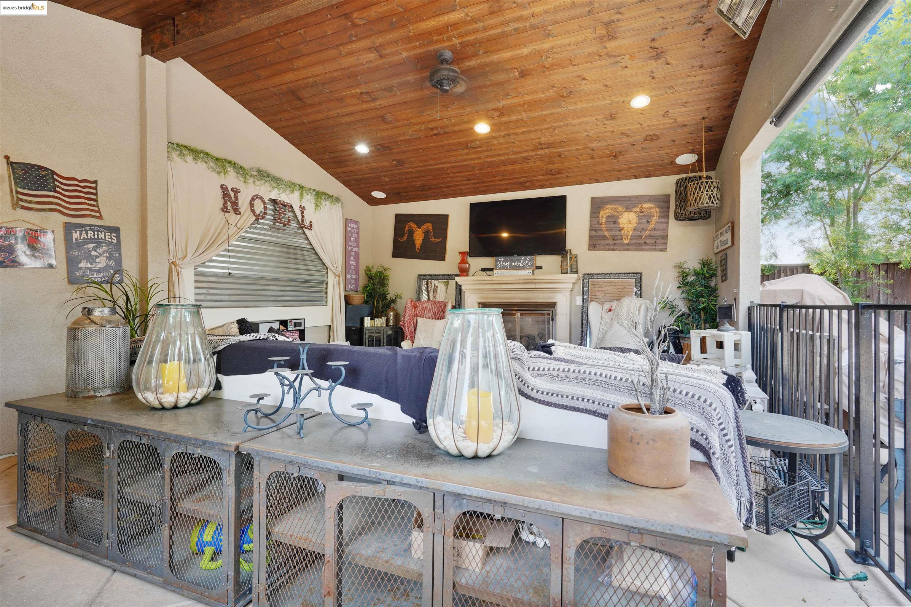 Detail Gallery Image 32 of 47 For 1410 Valley Glen Dr, Dixon,  CA 95620 - 4 Beds | 2/1 Baths