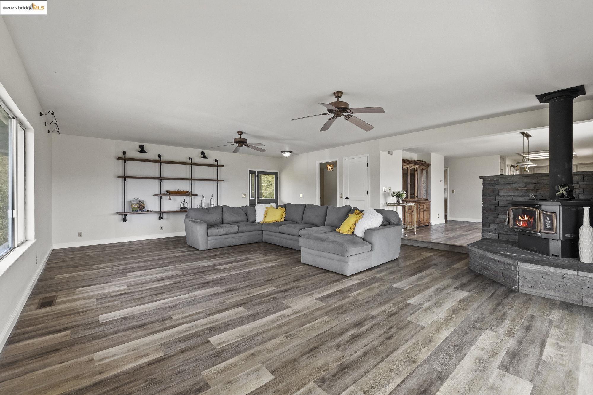 Detail Gallery Image 13 of 51 For 17912 Shell Rd., Jamestown,  CA 95327 - 3 Beds | 2 Baths