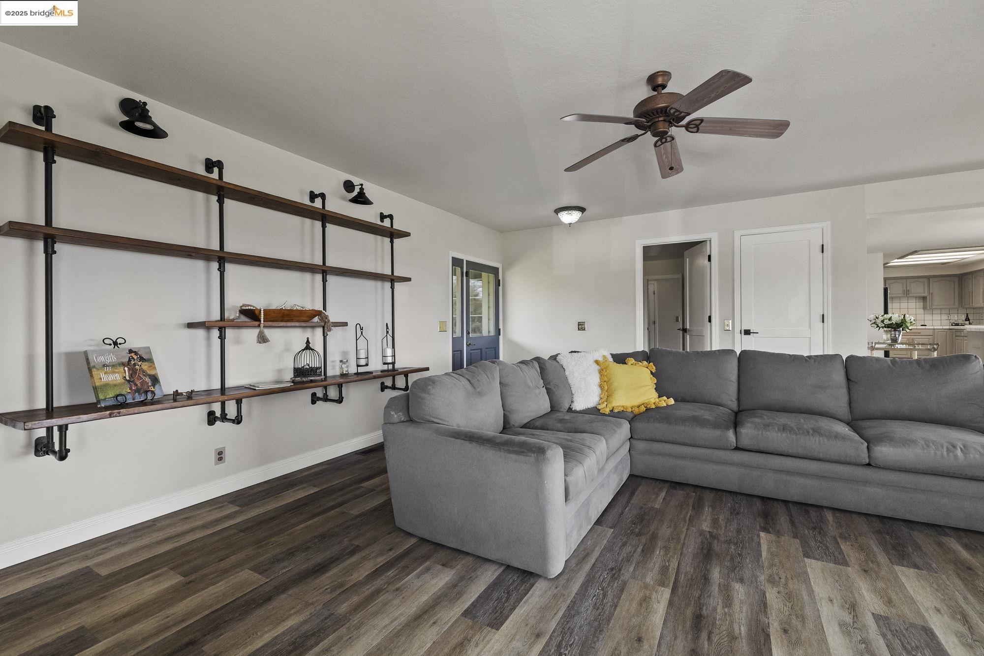 Detail Gallery Image 14 of 51 For 17912 Shell Rd., Jamestown,  CA 95327 - 3 Beds | 2 Baths