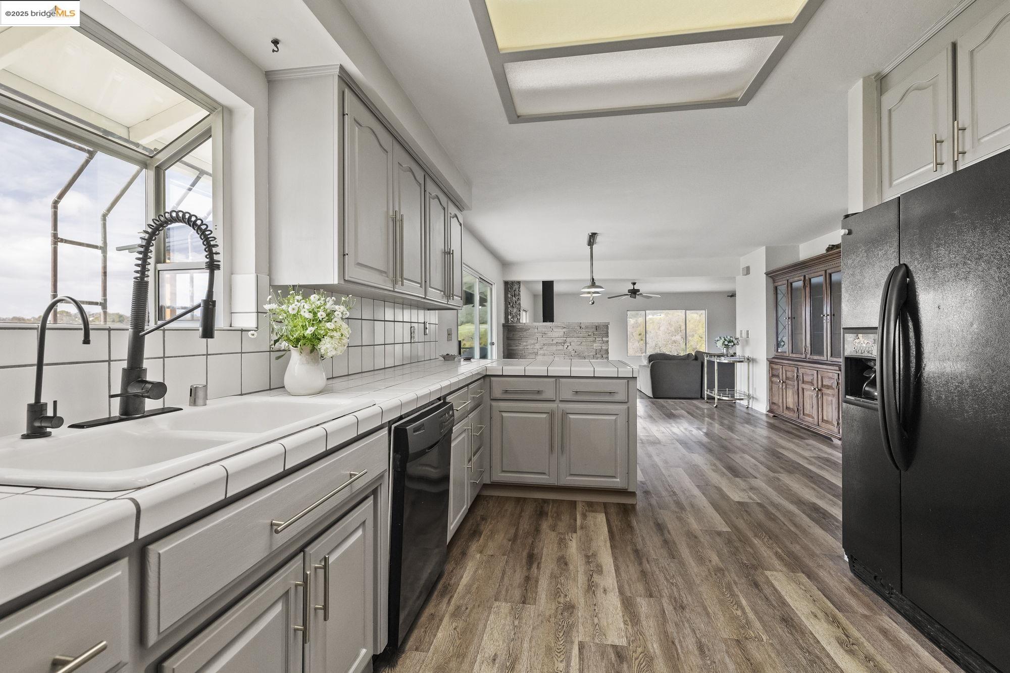 Detail Gallery Image 5 of 51 For 17912 Shell Rd., Jamestown,  CA 95327 - 3 Beds | 2 Baths