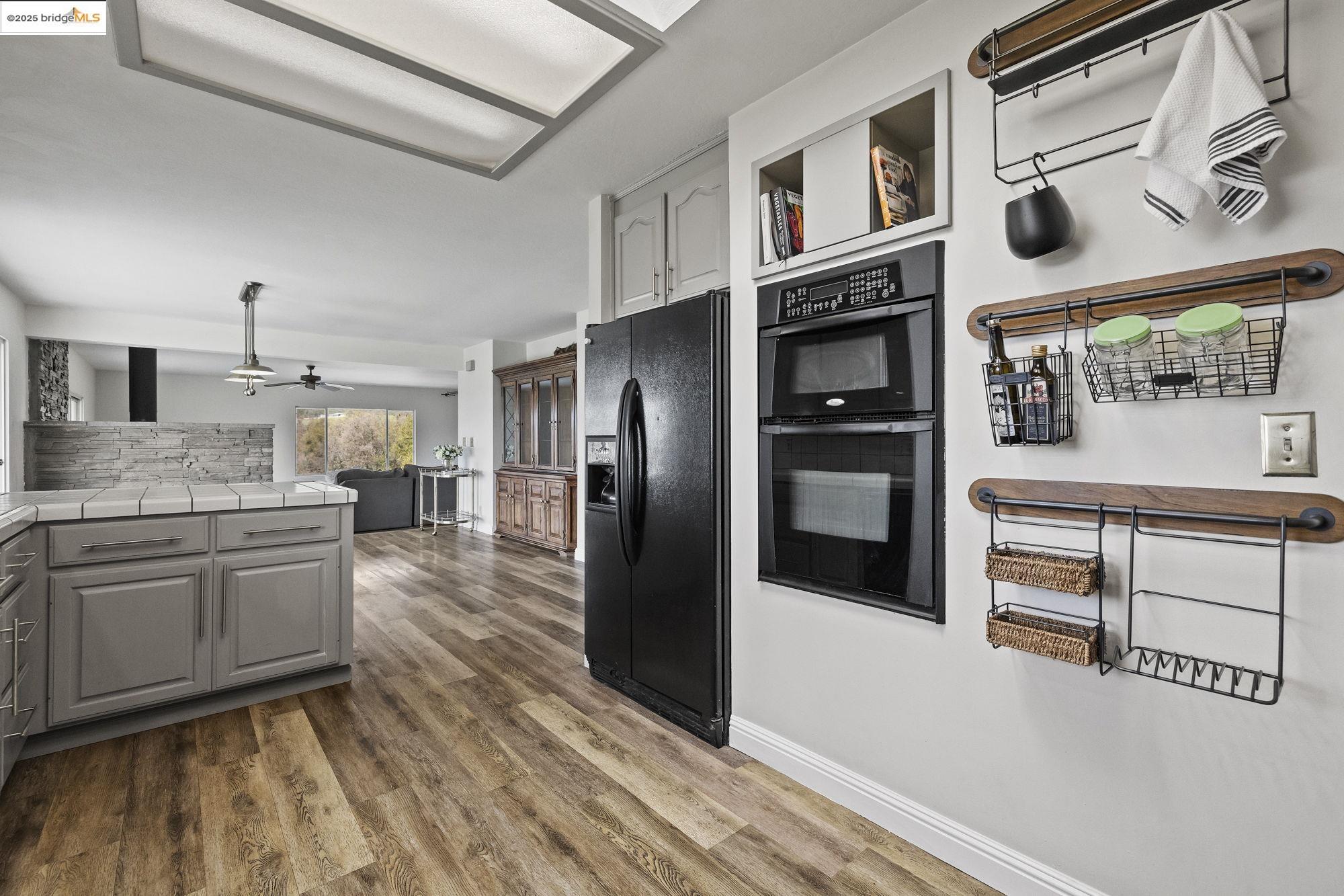 Detail Gallery Image 6 of 51 For 17912 Shell Rd., Jamestown,  CA 95327 - 3 Beds | 2 Baths