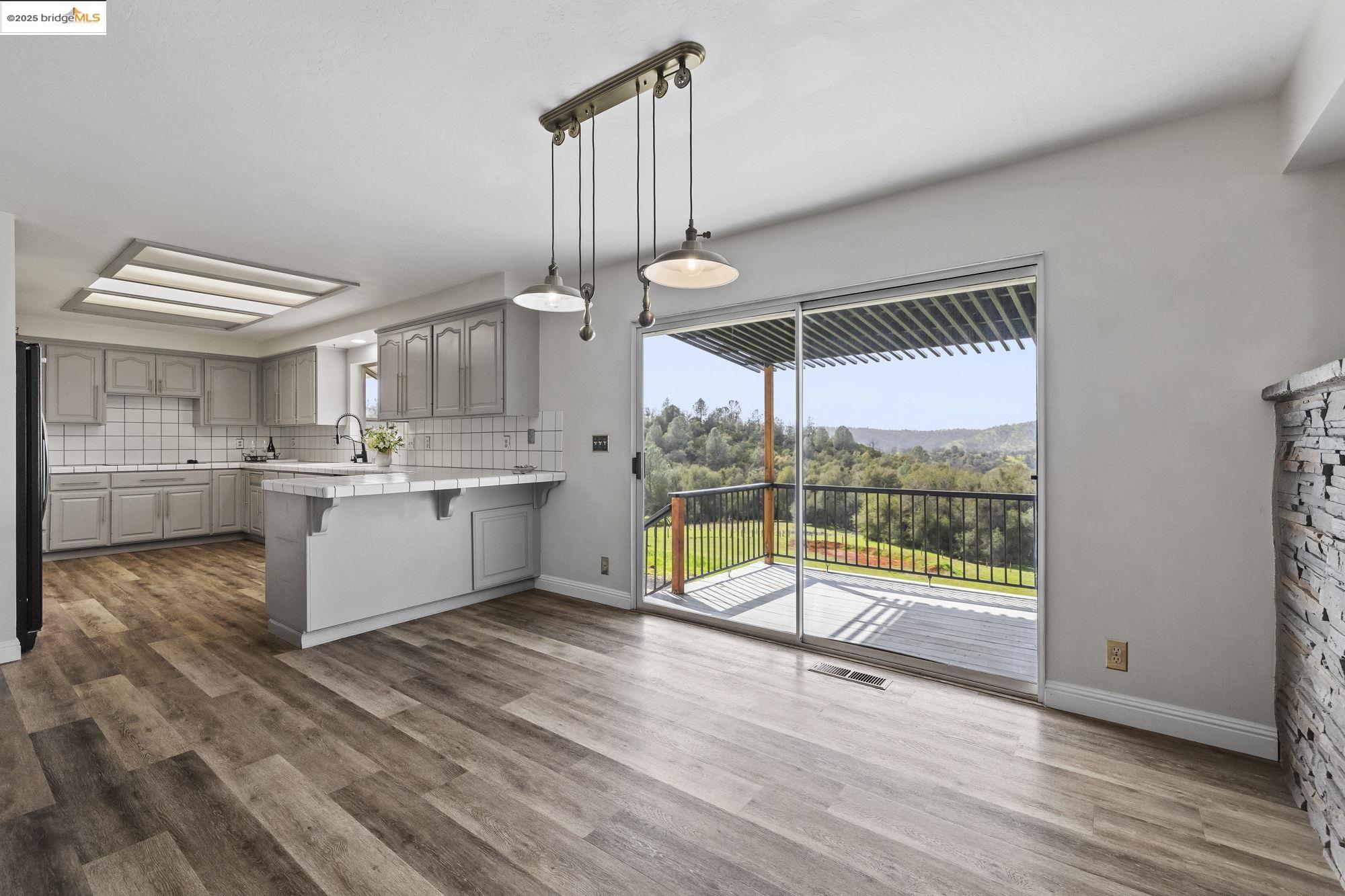 Detail Gallery Image 9 of 51 For 17912 Shell Rd., Jamestown,  CA 95327 - 3 Beds | 2 Baths