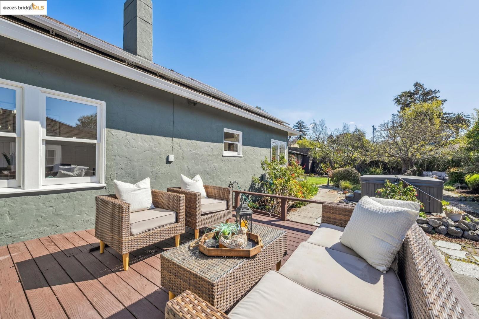 1323 Peralta Ave