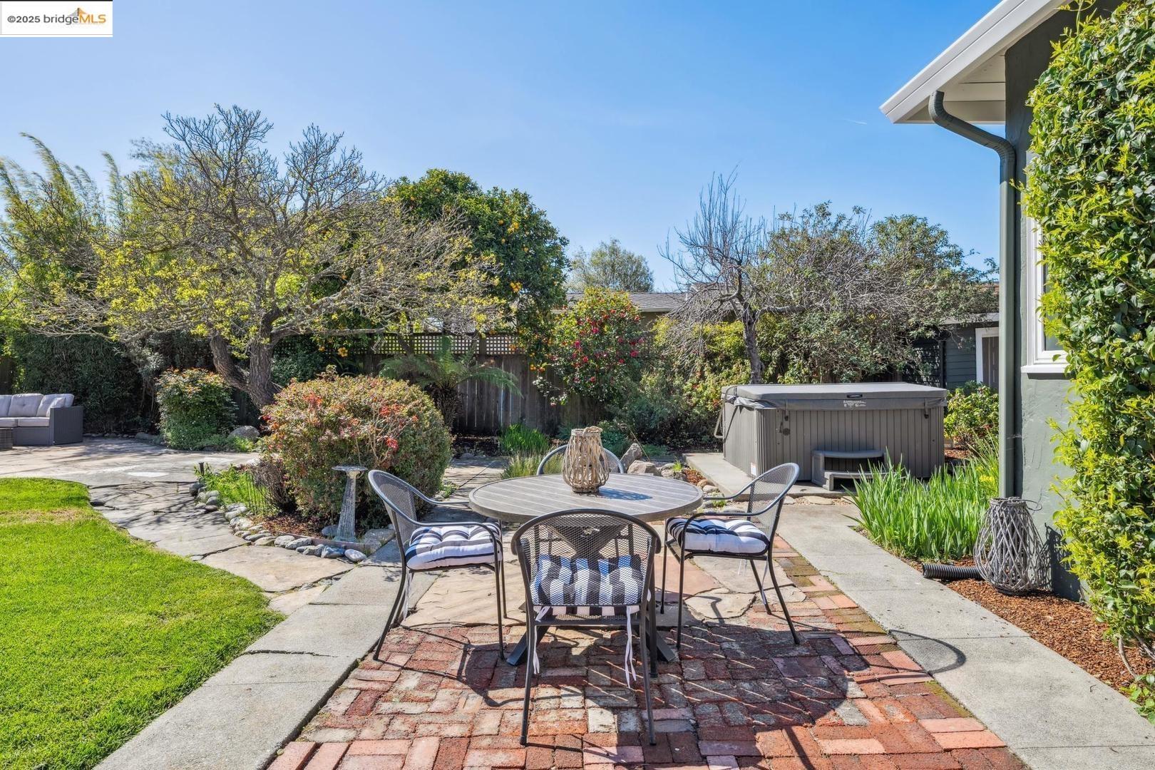 1323 Peralta Ave