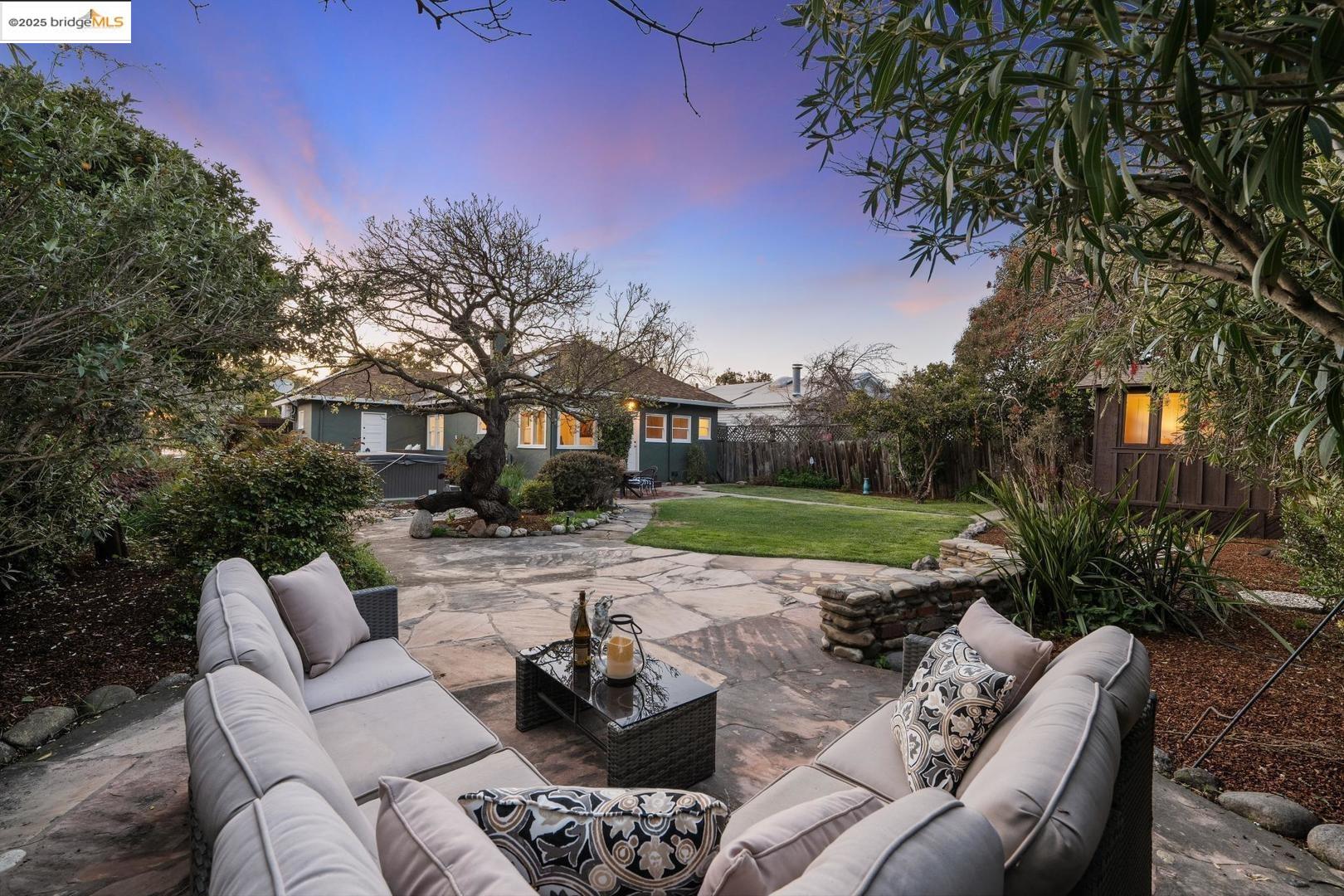1323 Peralta Ave