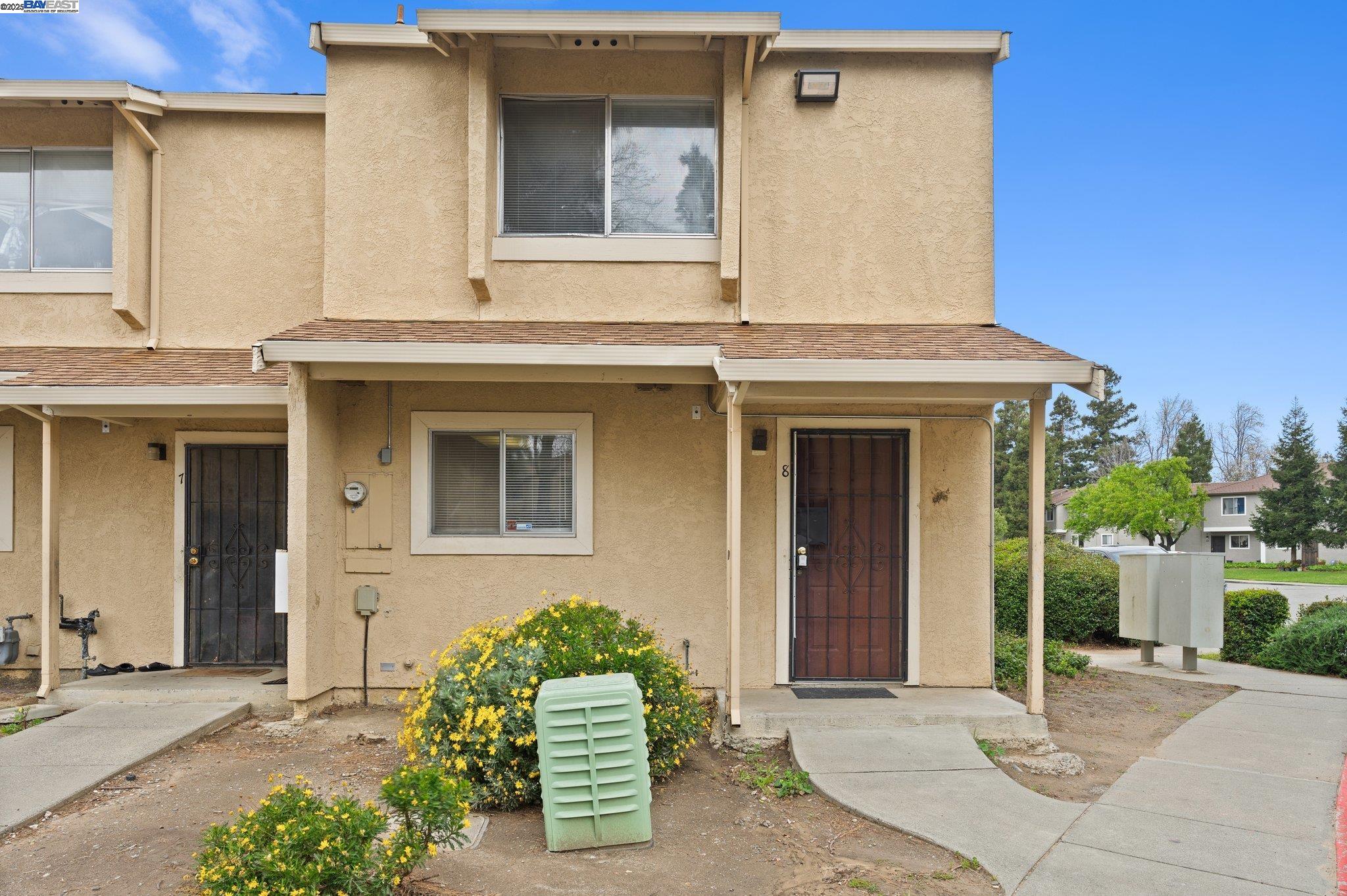 Detail Gallery Image 1 of 1 For 1941 Grande Cir #8,  Fairfield,  CA 94533 - 2 Beds | 1/1 Baths