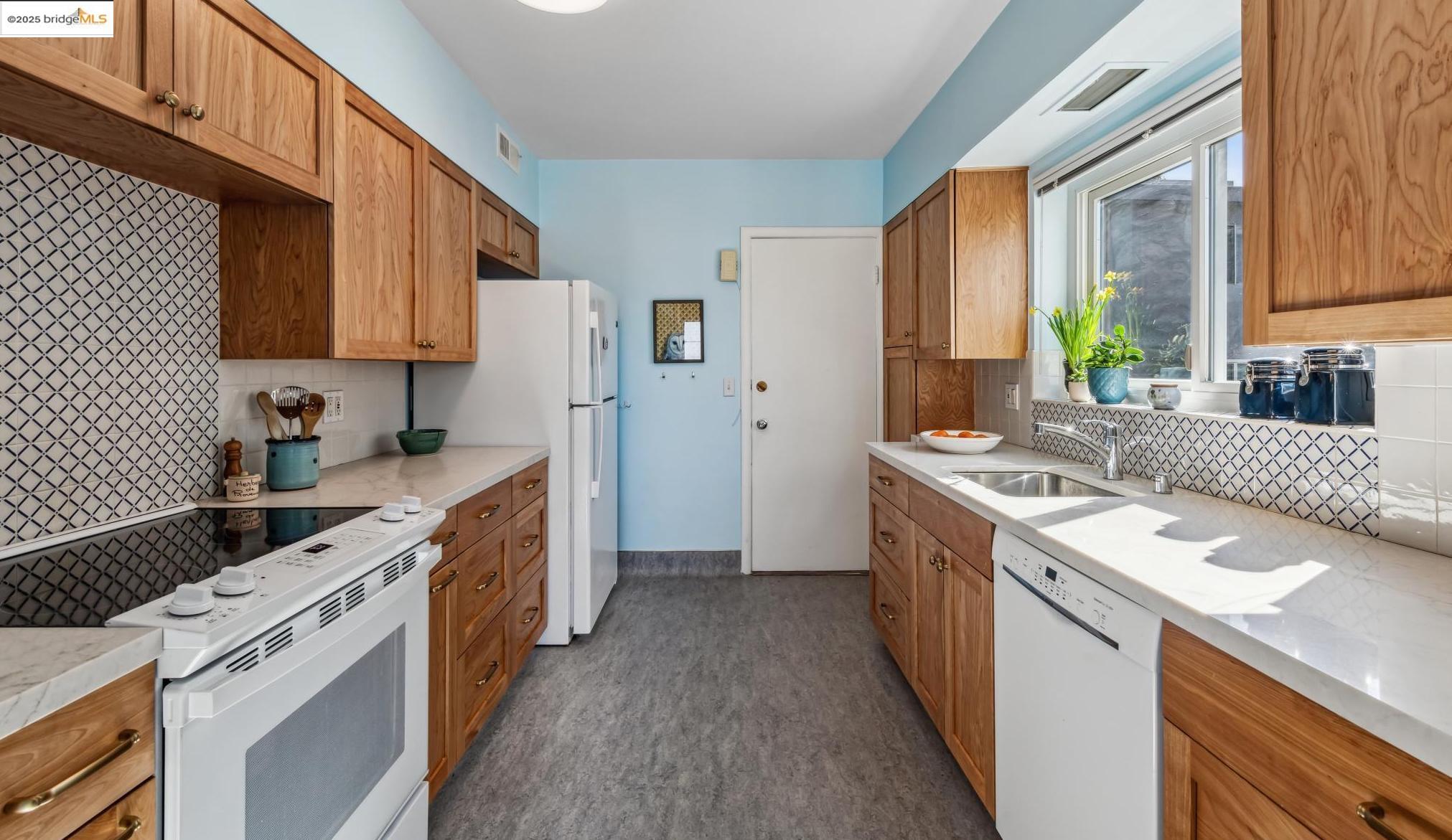Photo #1: 41089847 Listing: Photo #1