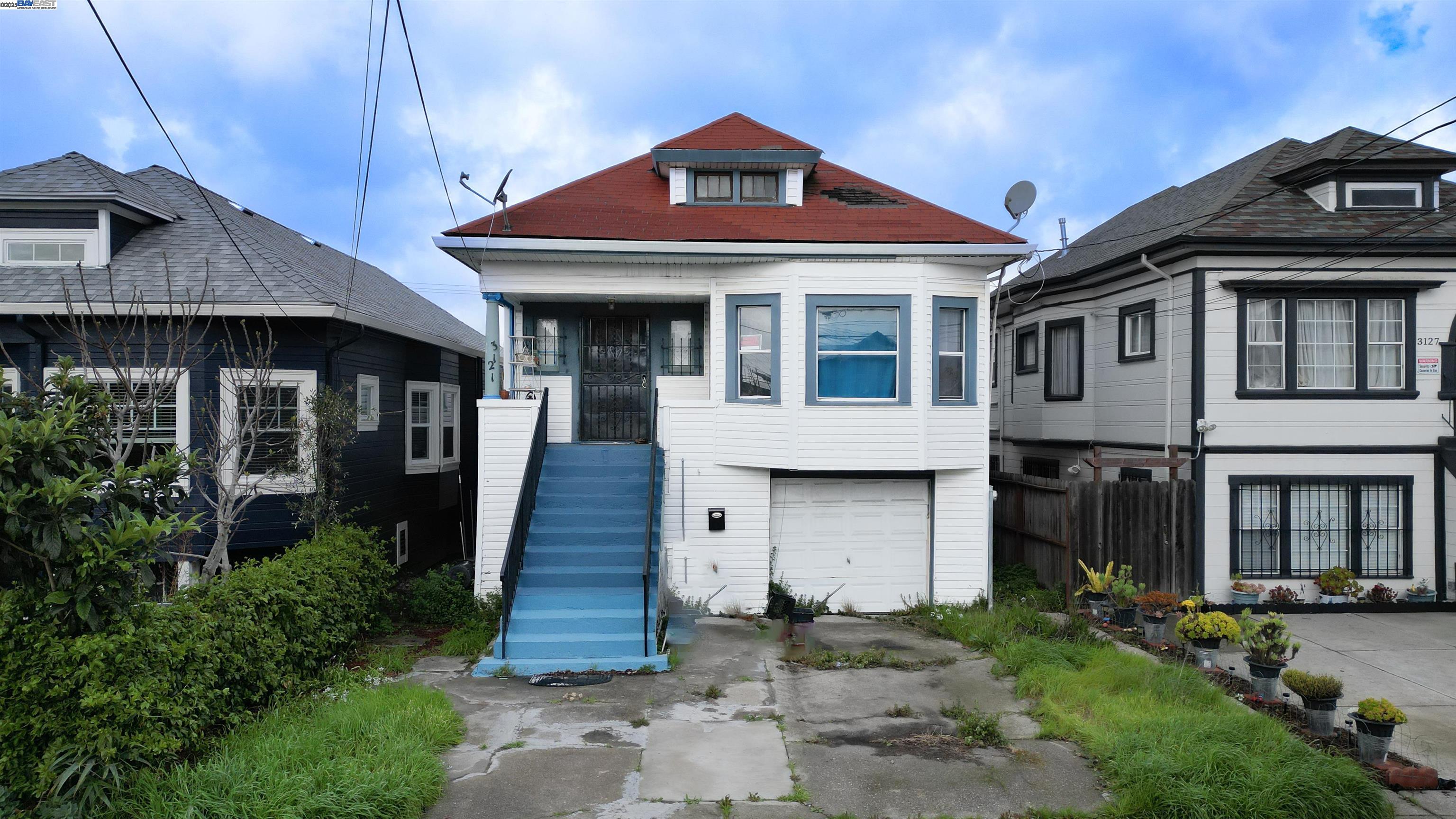 Detail Gallery Image 1 of 1 For 3121 Magnolia St, Oakland,  CA 94608 - 2 Beds | 1 Baths